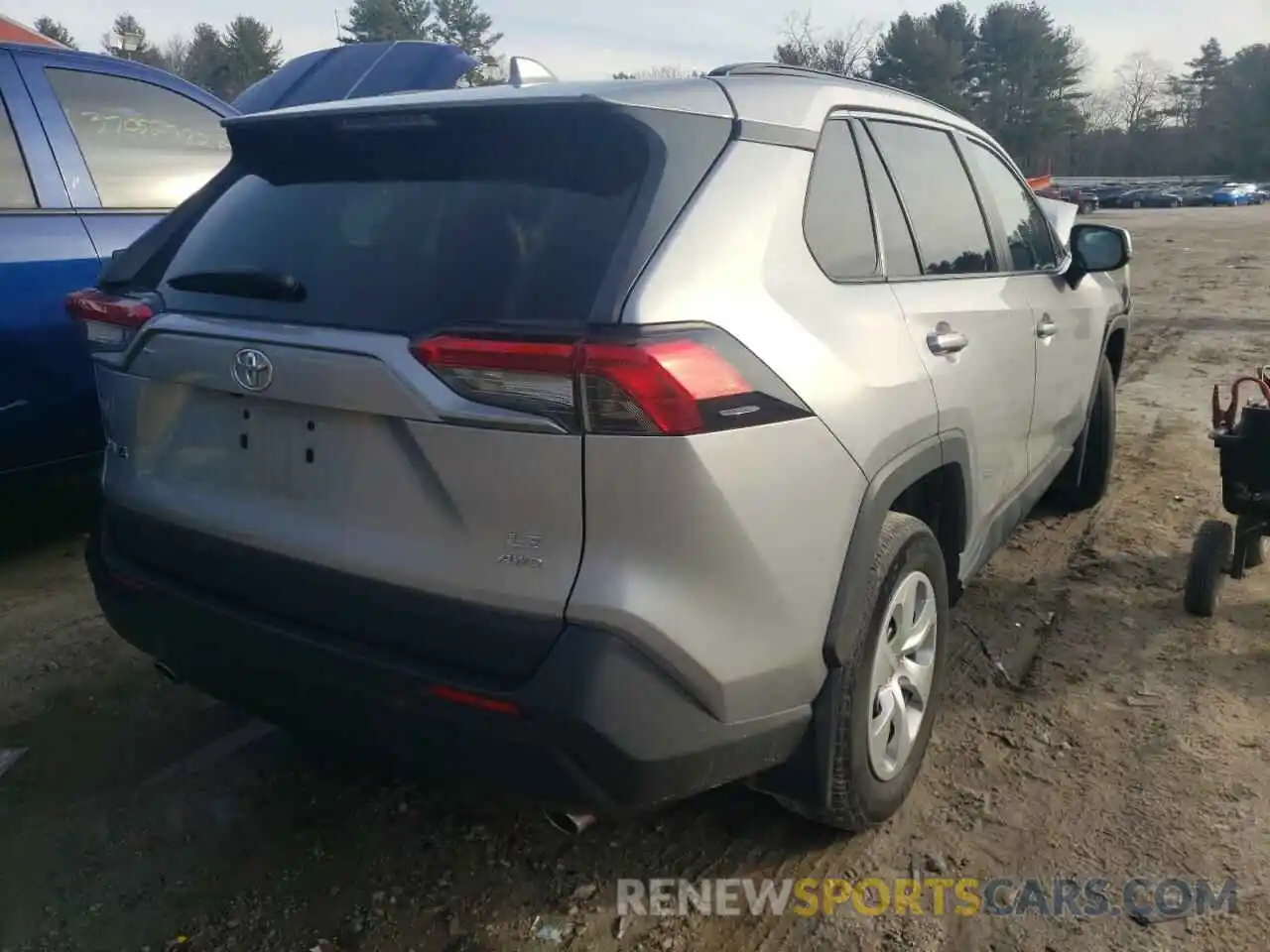 4 Photograph of a damaged car 2T3G1RFV2KW011440 TOYOTA RAV4 2019