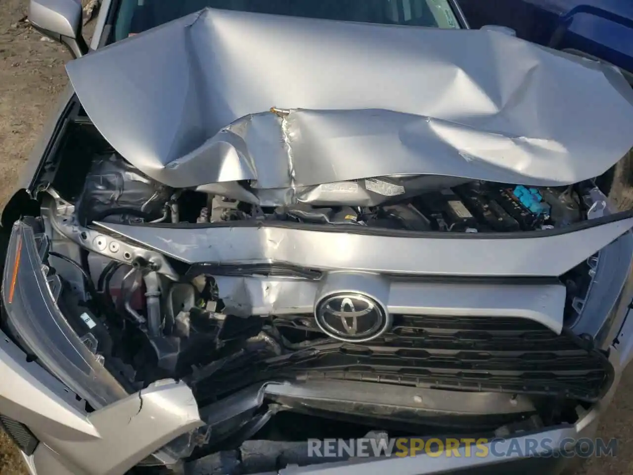 7 Photograph of a damaged car 2T3G1RFV2KW011440 TOYOTA RAV4 2019