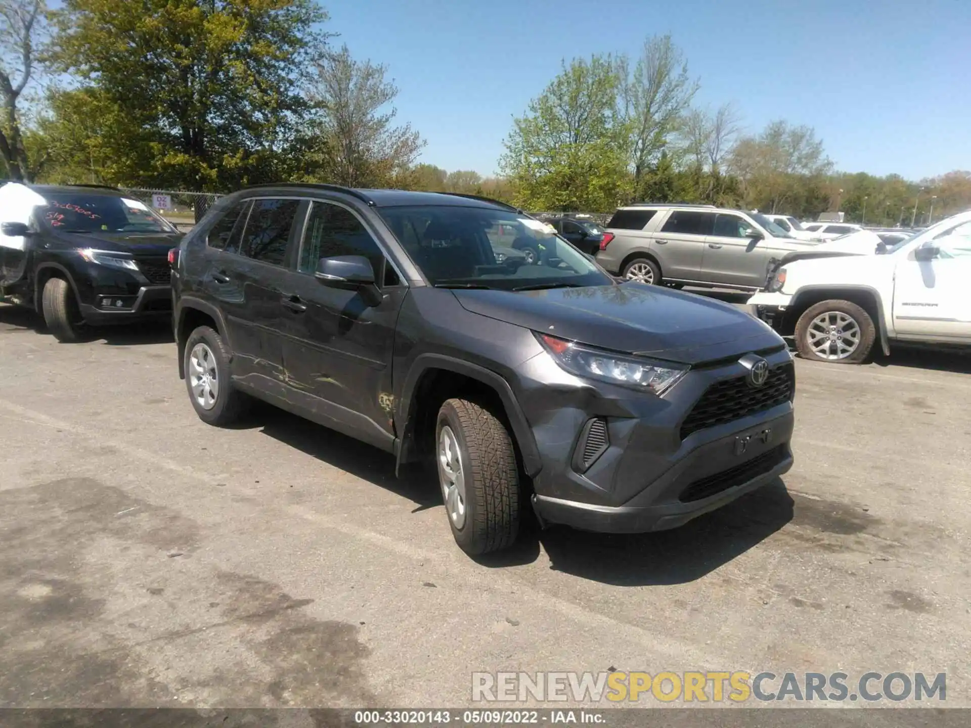 1 Photograph of a damaged car 2T3G1RFV3KC039586 TOYOTA RAV4 2019