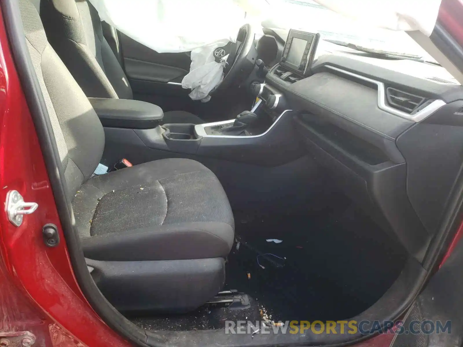 5 Photograph of a damaged car 2T3G1RFV3KC042147 TOYOTA RAV4 2019