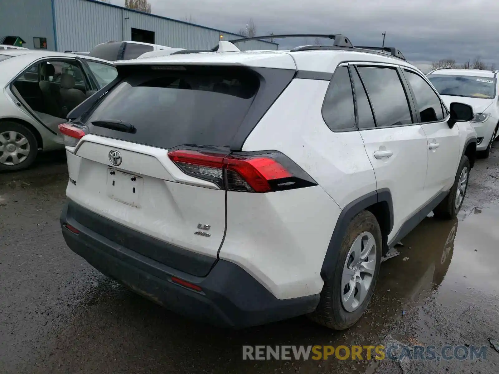 4 Photograph of a damaged car 2T3G1RFV3KC049258 TOYOTA RAV4 2019