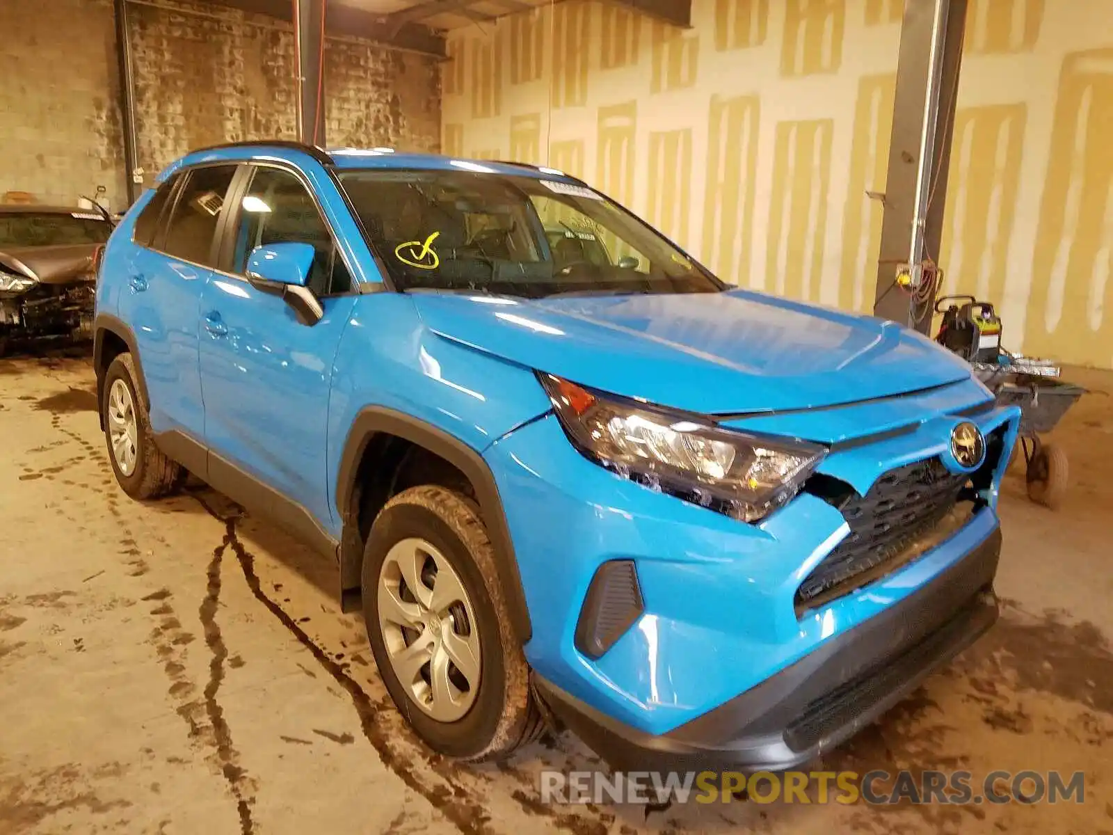 1 Photograph of a damaged car 2T3G1RFV3KW007882 TOYOTA RAV4 2019