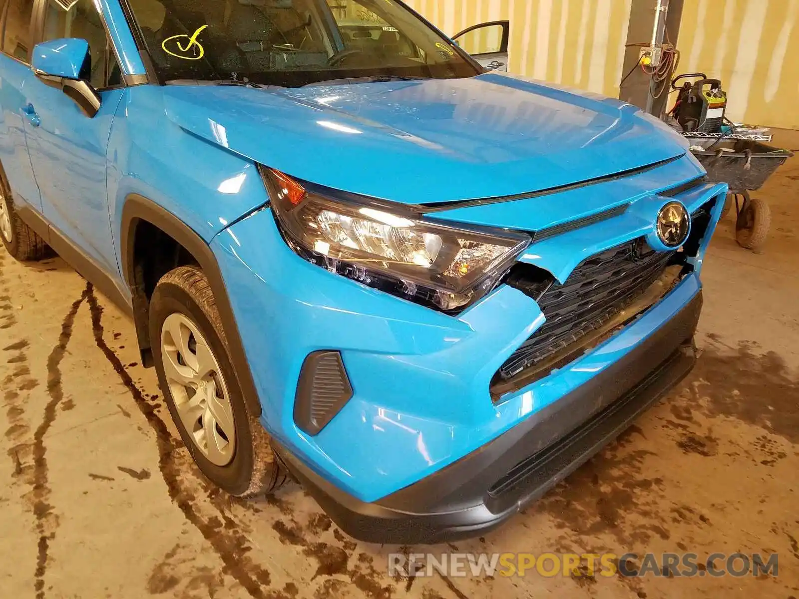 9 Photograph of a damaged car 2T3G1RFV3KW007882 TOYOTA RAV4 2019