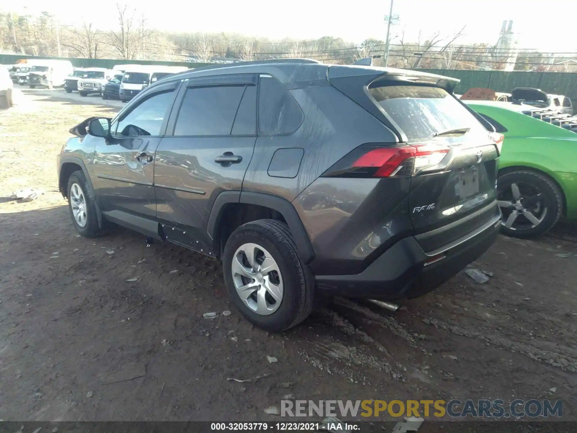 3 Photograph of a damaged car 2T3G1RFV3KW008286 TOYOTA RAV4 2019