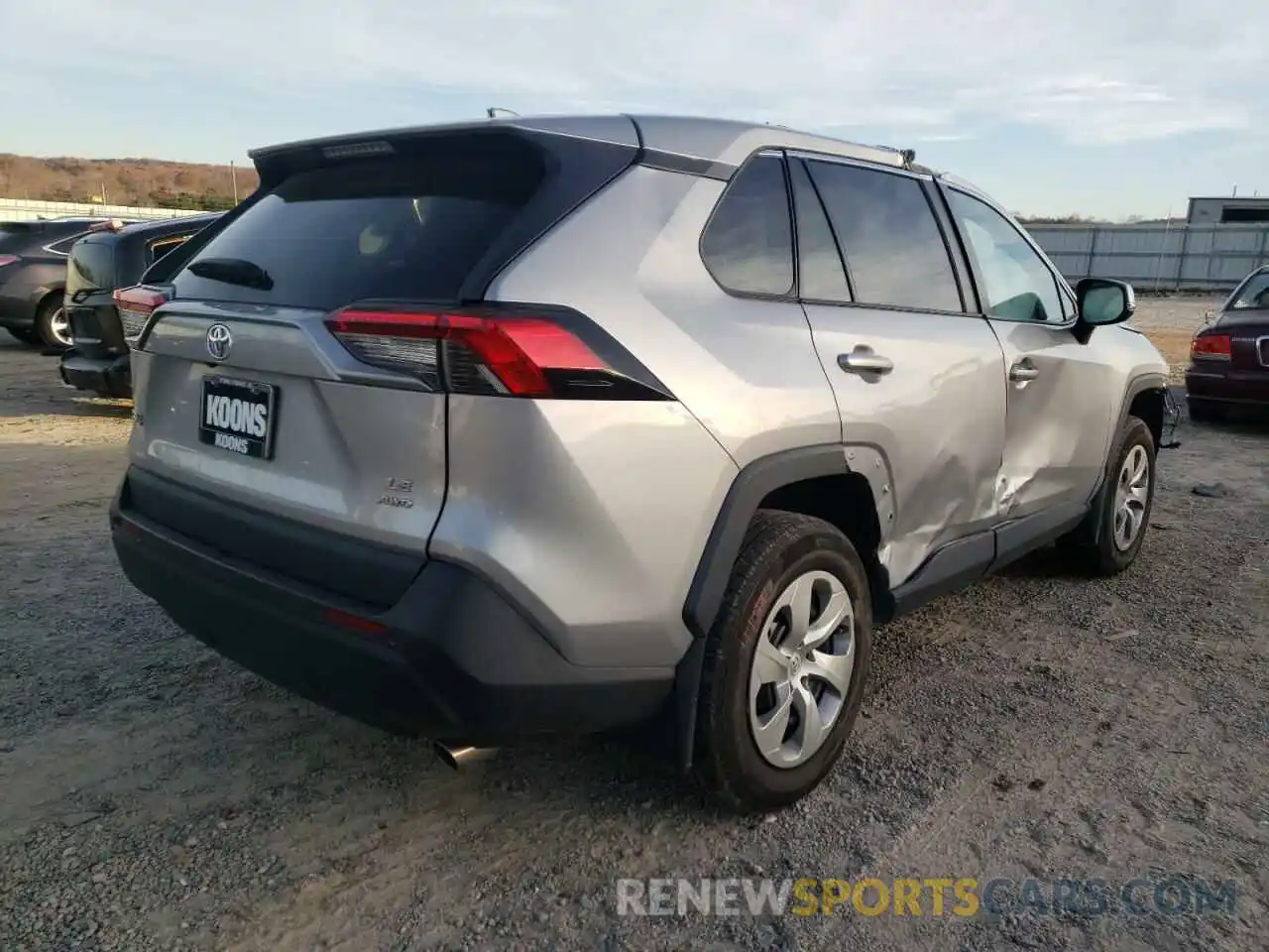 4 Photograph of a damaged car 2T3G1RFV3KW025153 TOYOTA RAV4 2019