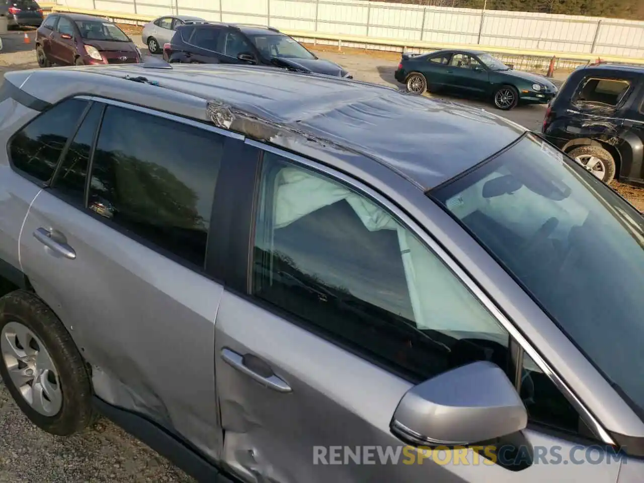 9 Photograph of a damaged car 2T3G1RFV3KW025153 TOYOTA RAV4 2019