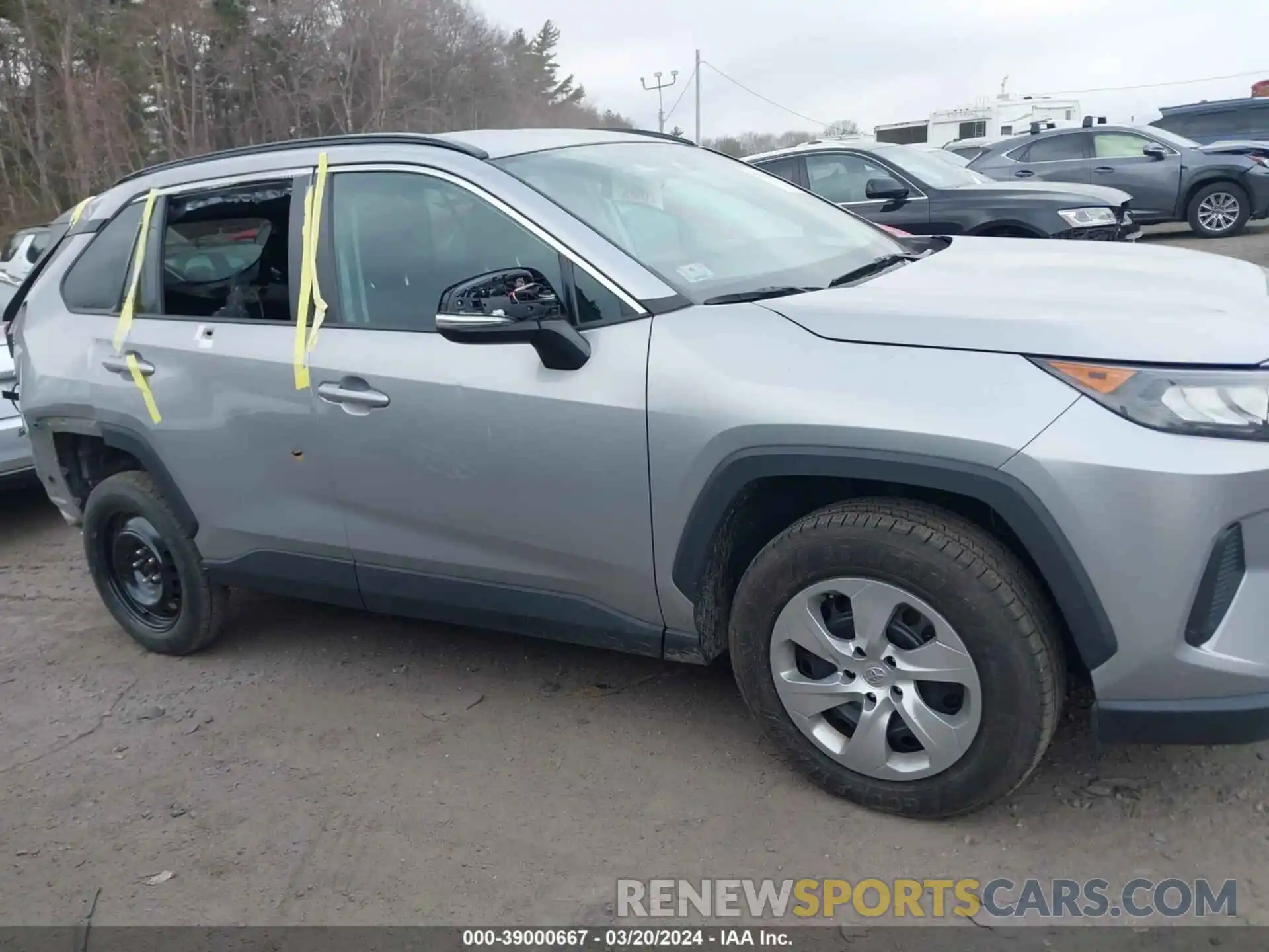 14 Photograph of a damaged car 2T3G1RFV3KW030465 TOYOTA RAV4 2019