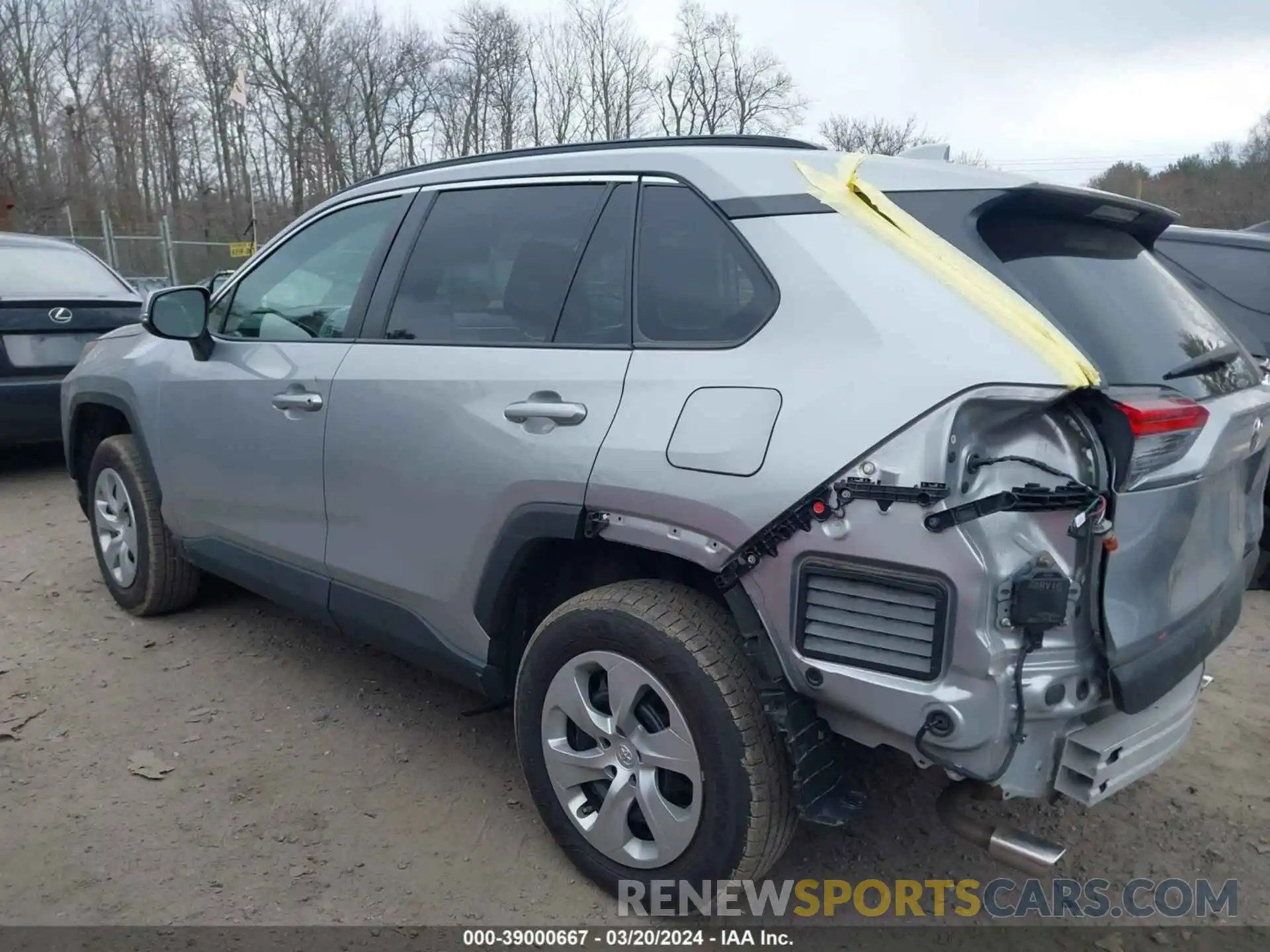 15 Photograph of a damaged car 2T3G1RFV3KW030465 TOYOTA RAV4 2019