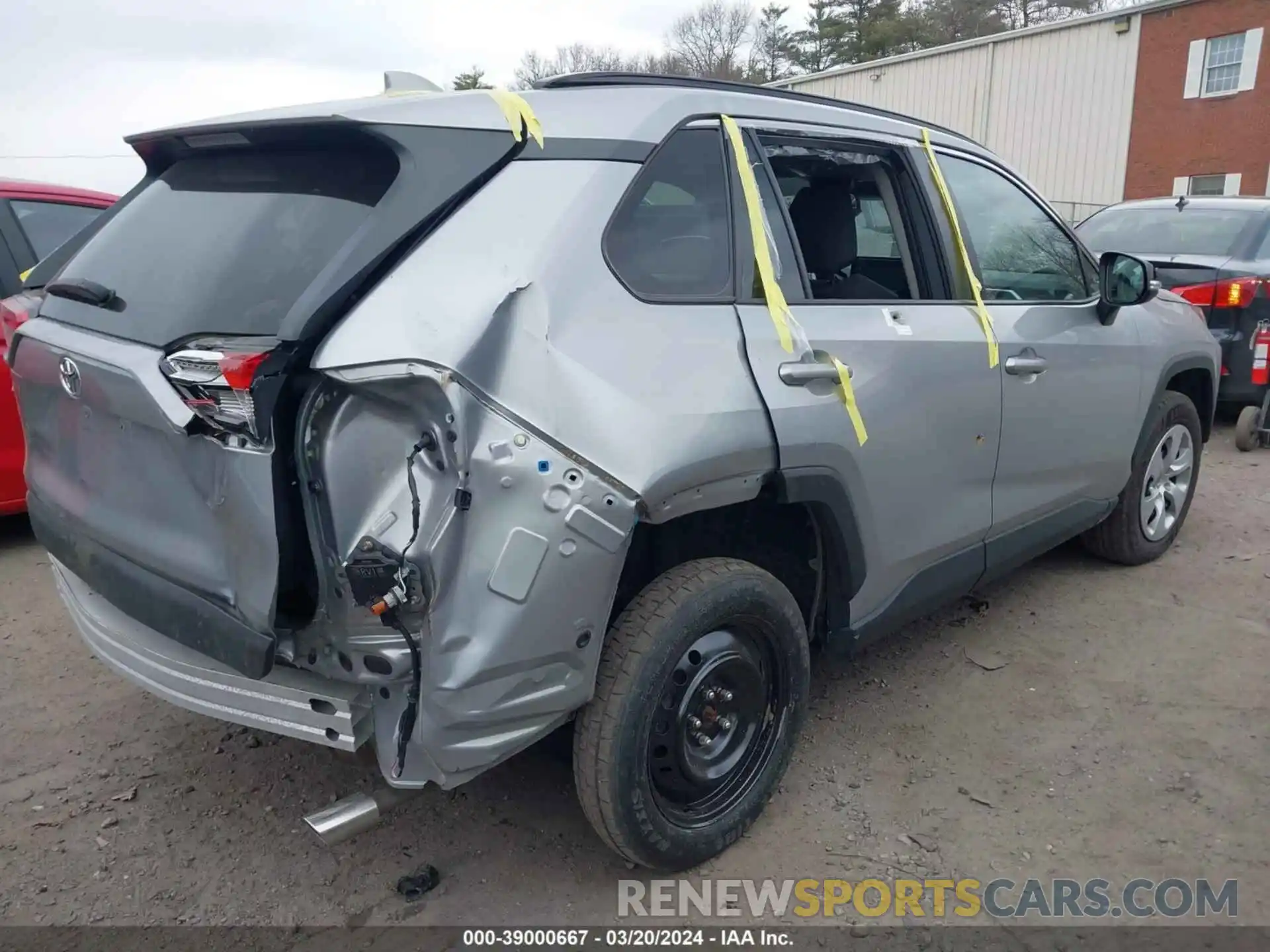 4 Photograph of a damaged car 2T3G1RFV3KW030465 TOYOTA RAV4 2019