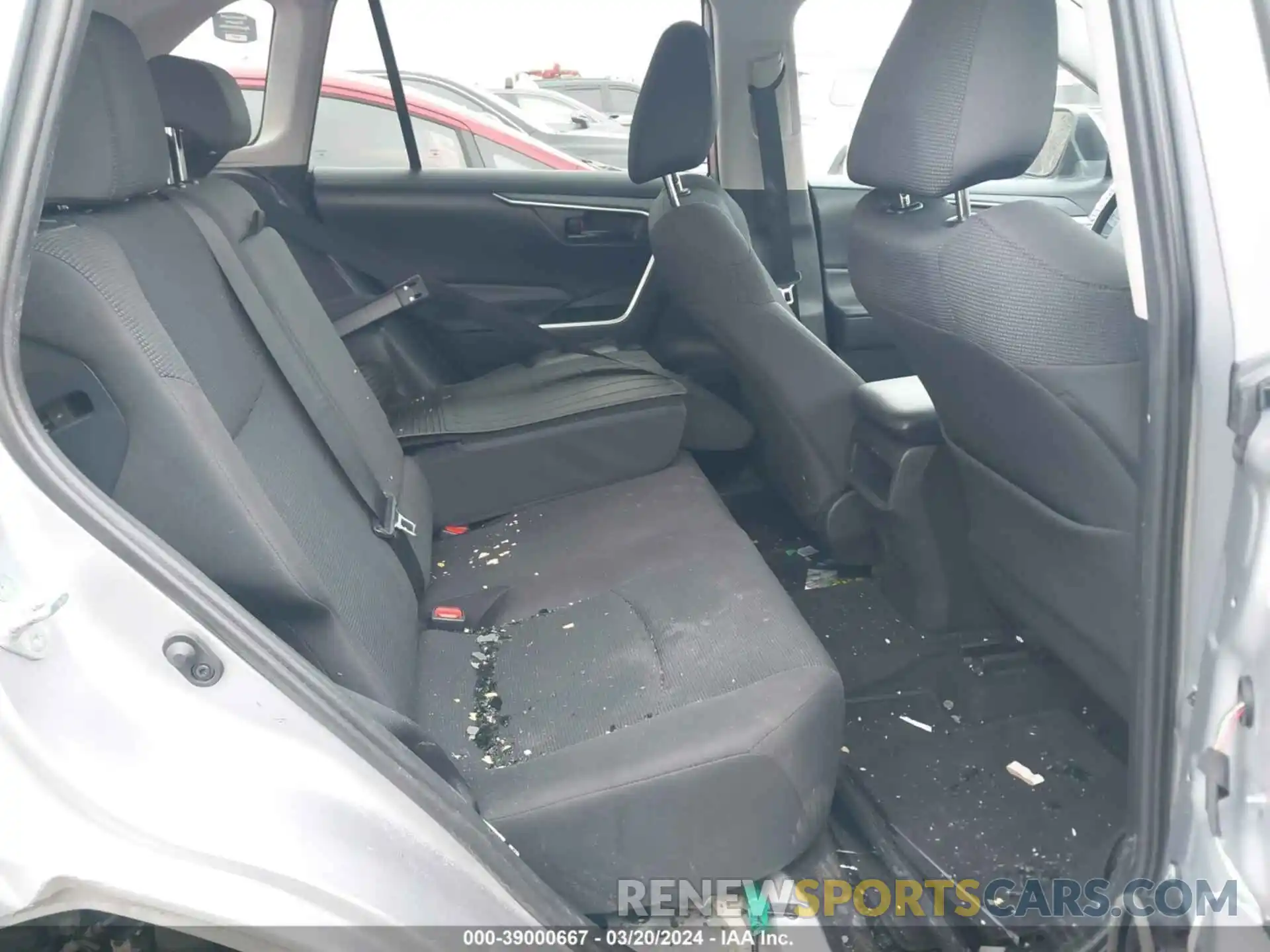 8 Photograph of a damaged car 2T3G1RFV3KW030465 TOYOTA RAV4 2019