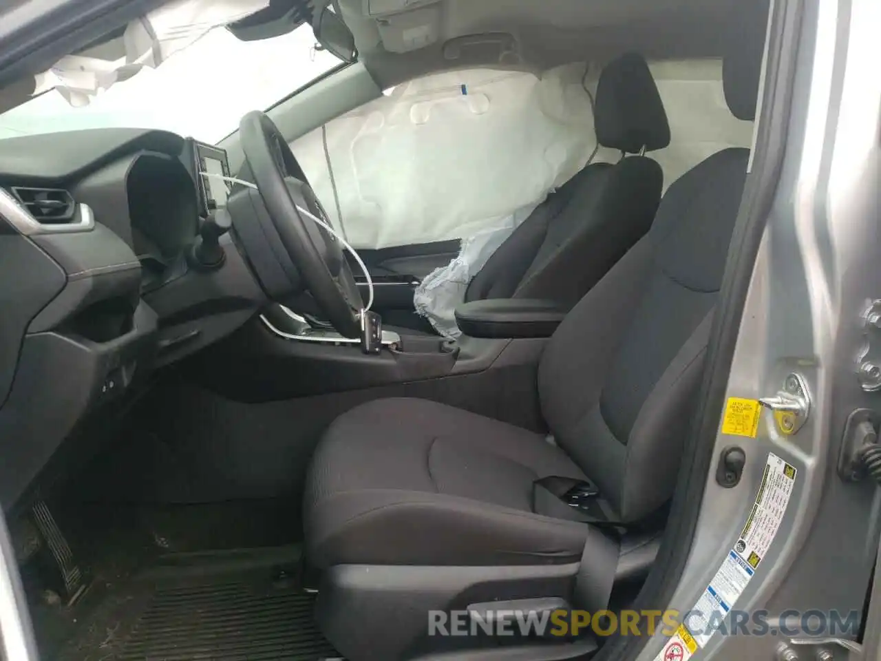 5 Photograph of a damaged car 2T3G1RFV3KW031759 TOYOTA RAV4 2019