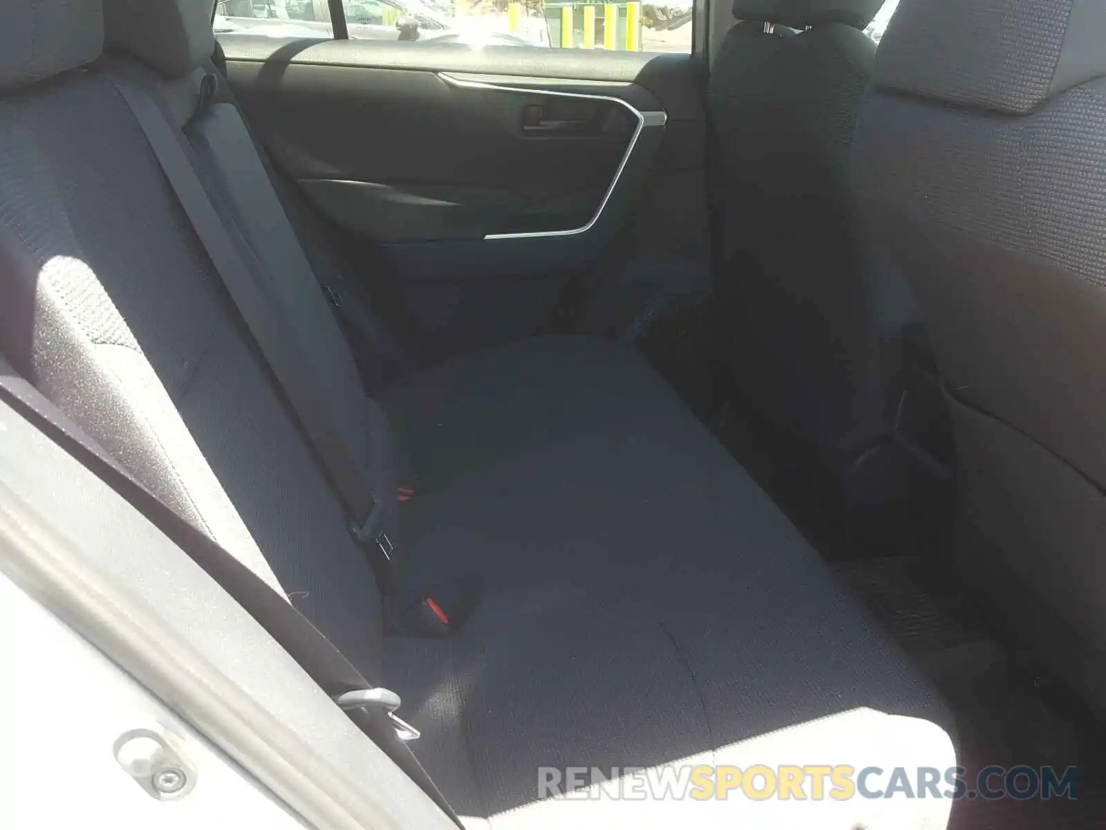 6 Photograph of a damaged car 2T3G1RFV3KW053731 TOYOTA RAV4 2019