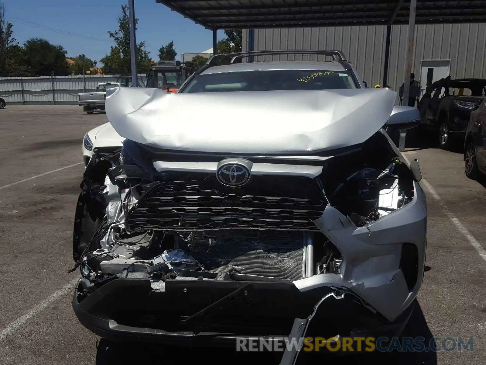 9 Photograph of a damaged car 2T3G1RFV3KW053731 TOYOTA RAV4 2019