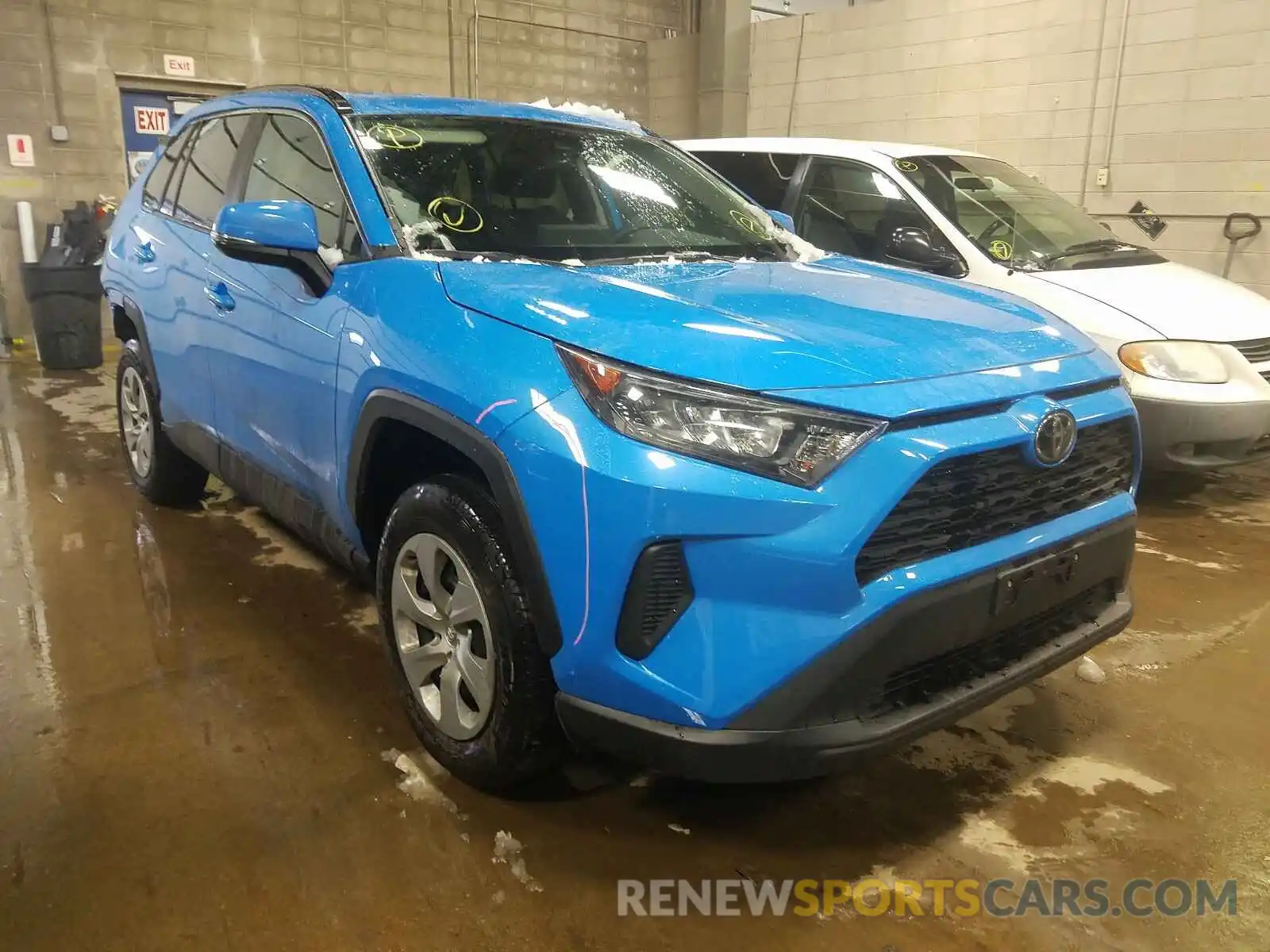 1 Photograph of a damaged car 2T3G1RFV3KW066155 TOYOTA RAV4 2019