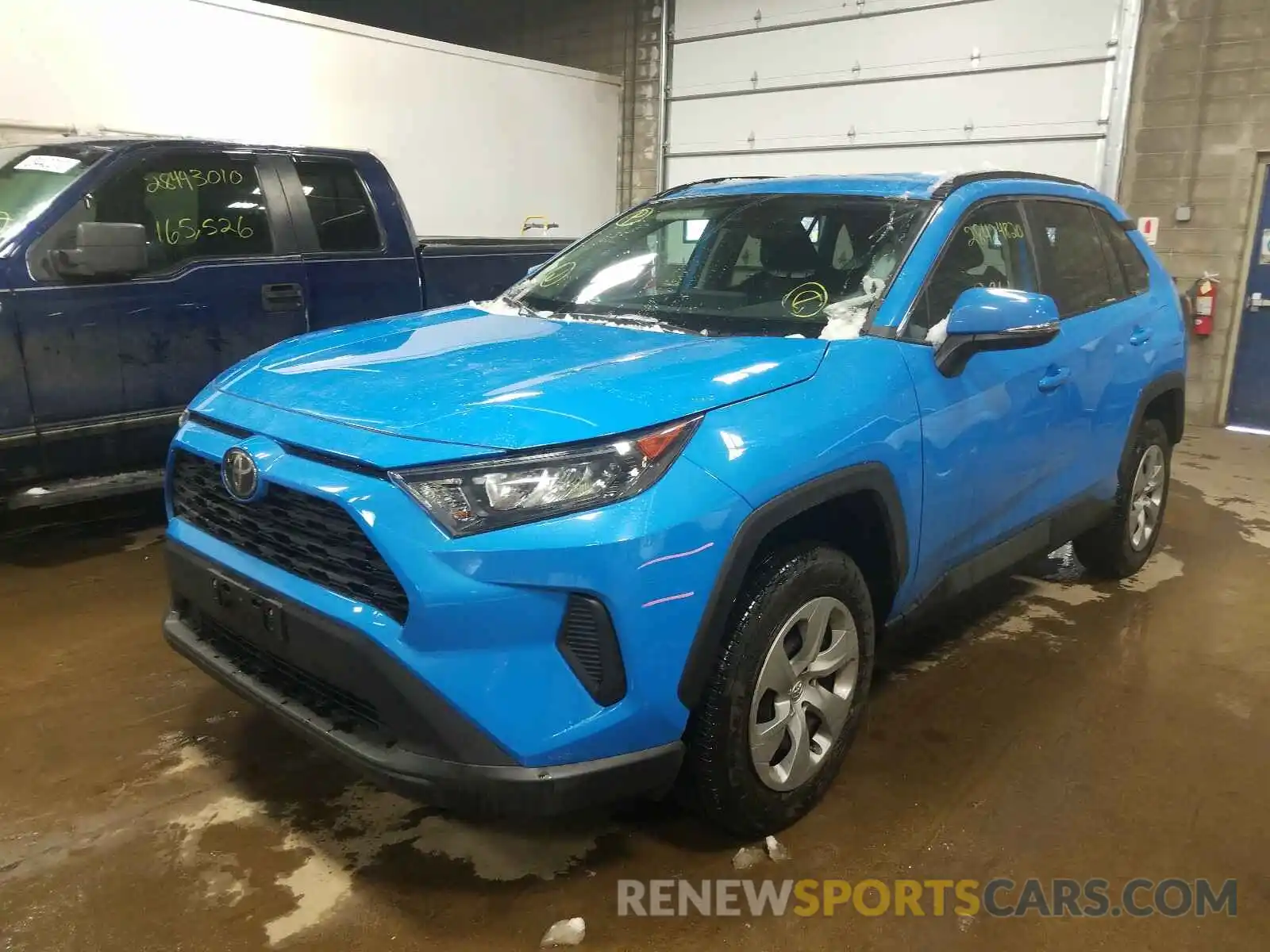 2 Photograph of a damaged car 2T3G1RFV3KW066155 TOYOTA RAV4 2019