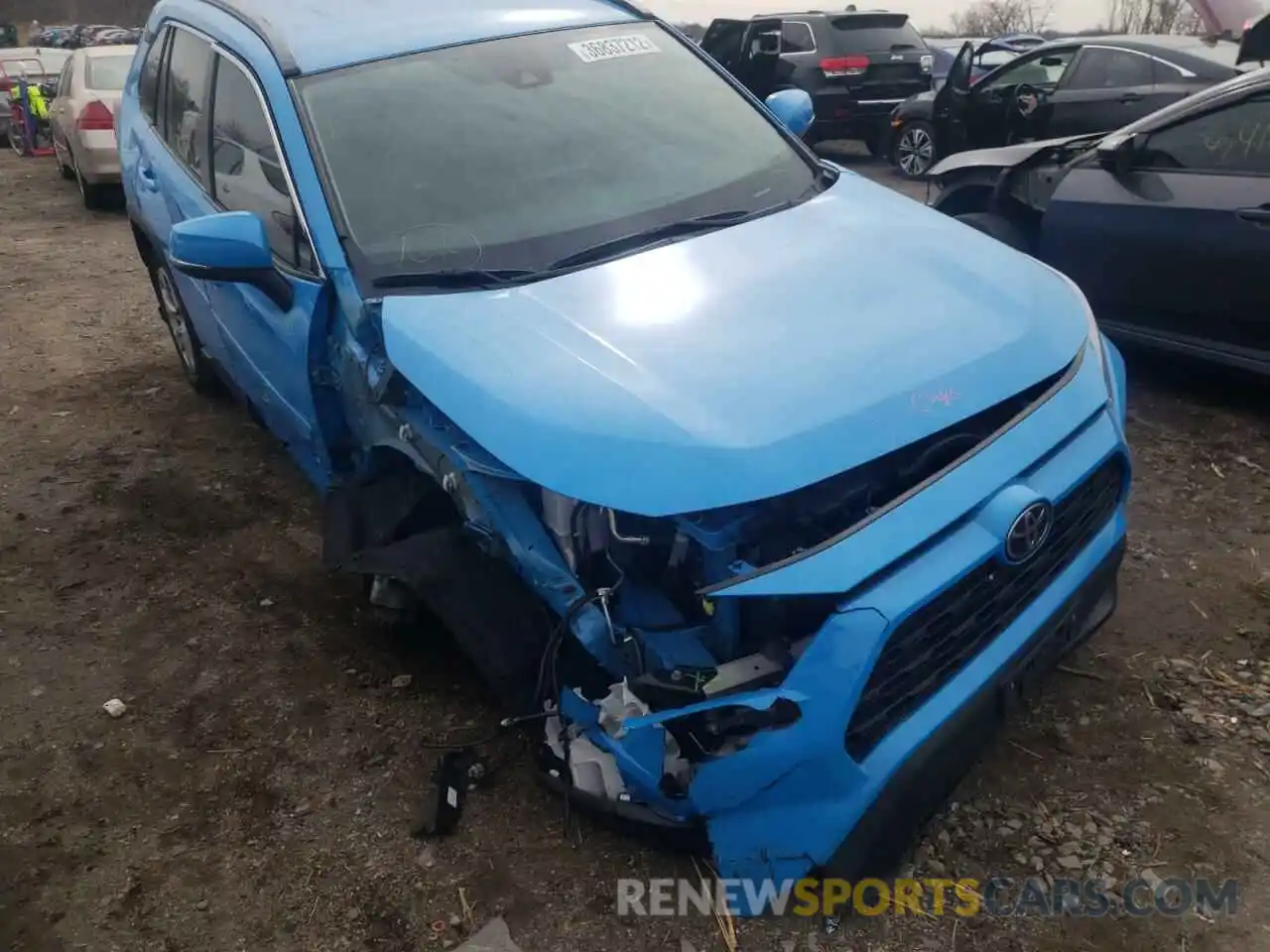 9 Photograph of a damaged car 2T3G1RFV3KW080900 TOYOTA RAV4 2019