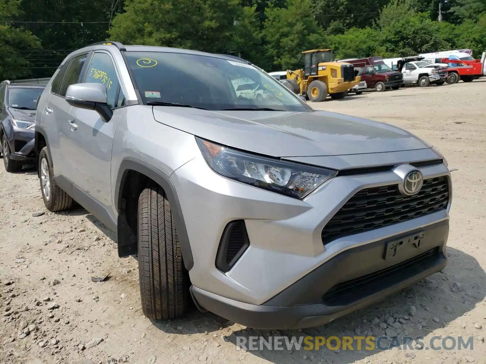 1 Photograph of a damaged car 2T3G1RFV4KC004992 TOYOTA RAV4 2019