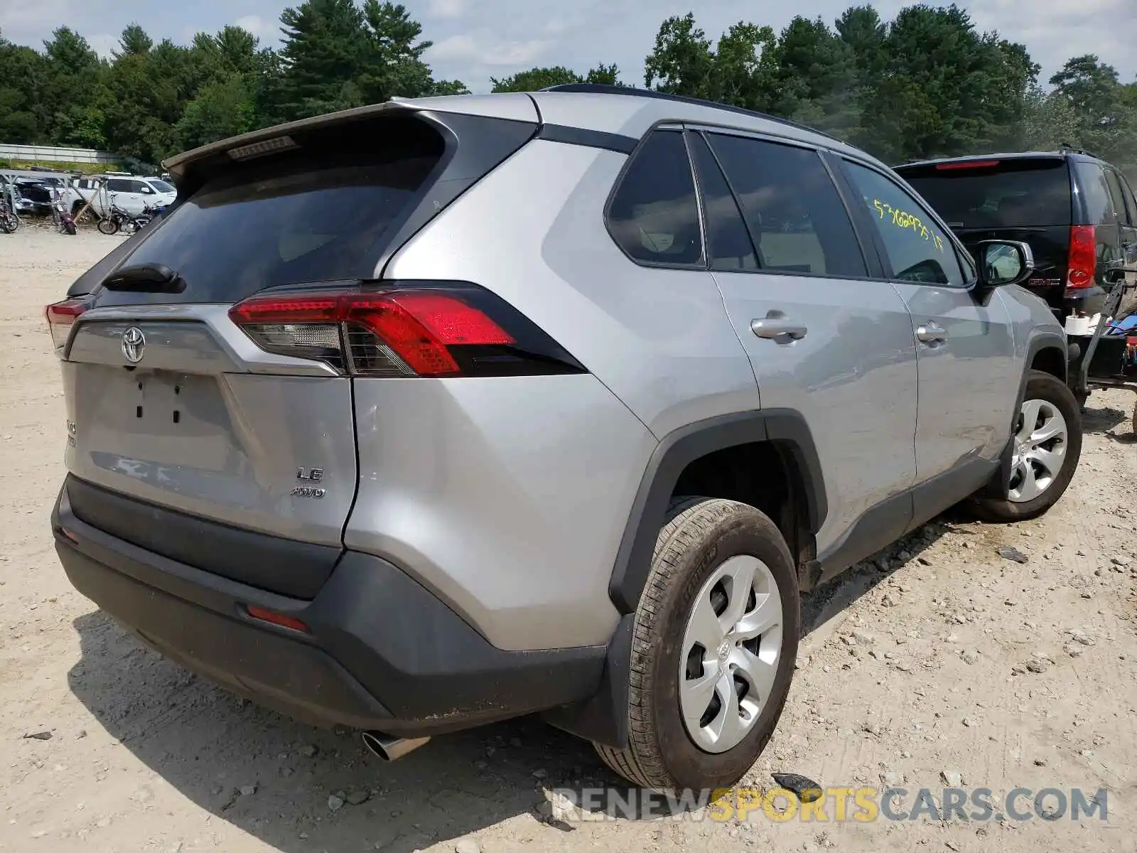 4 Photograph of a damaged car 2T3G1RFV4KC004992 TOYOTA RAV4 2019