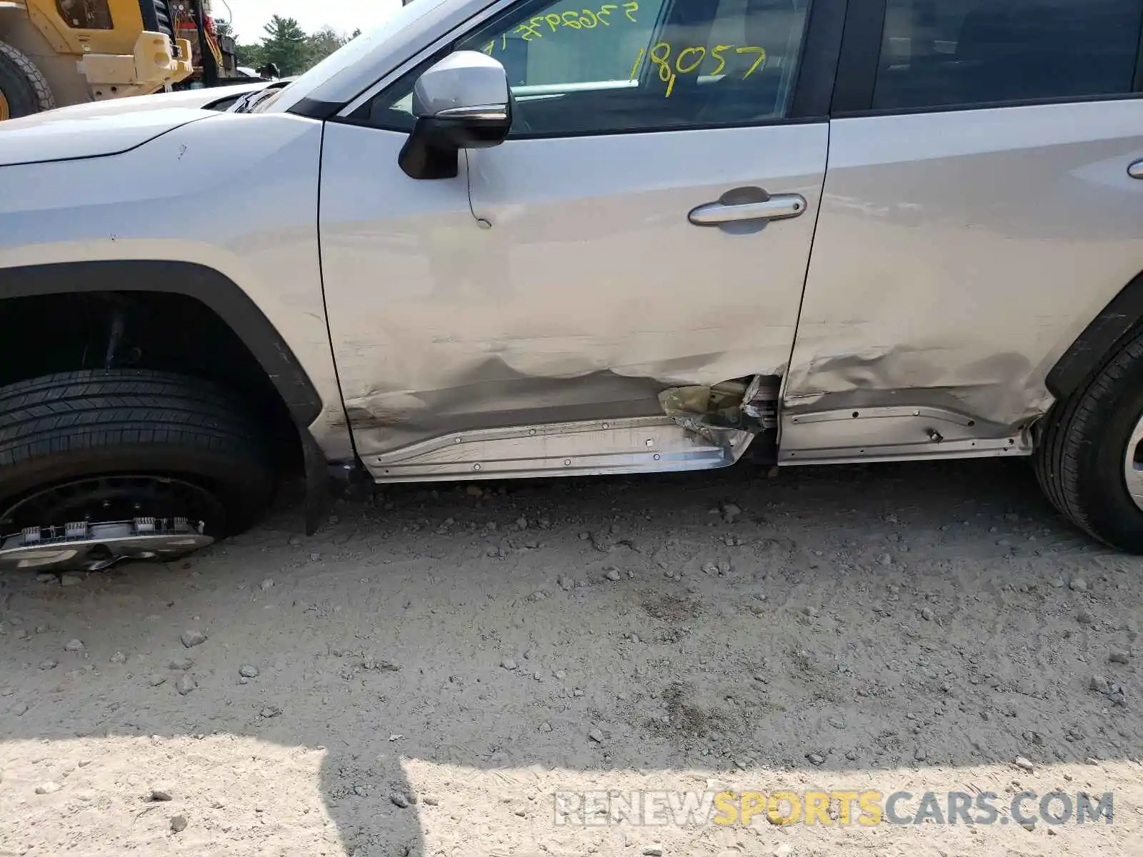 9 Photograph of a damaged car 2T3G1RFV4KC004992 TOYOTA RAV4 2019