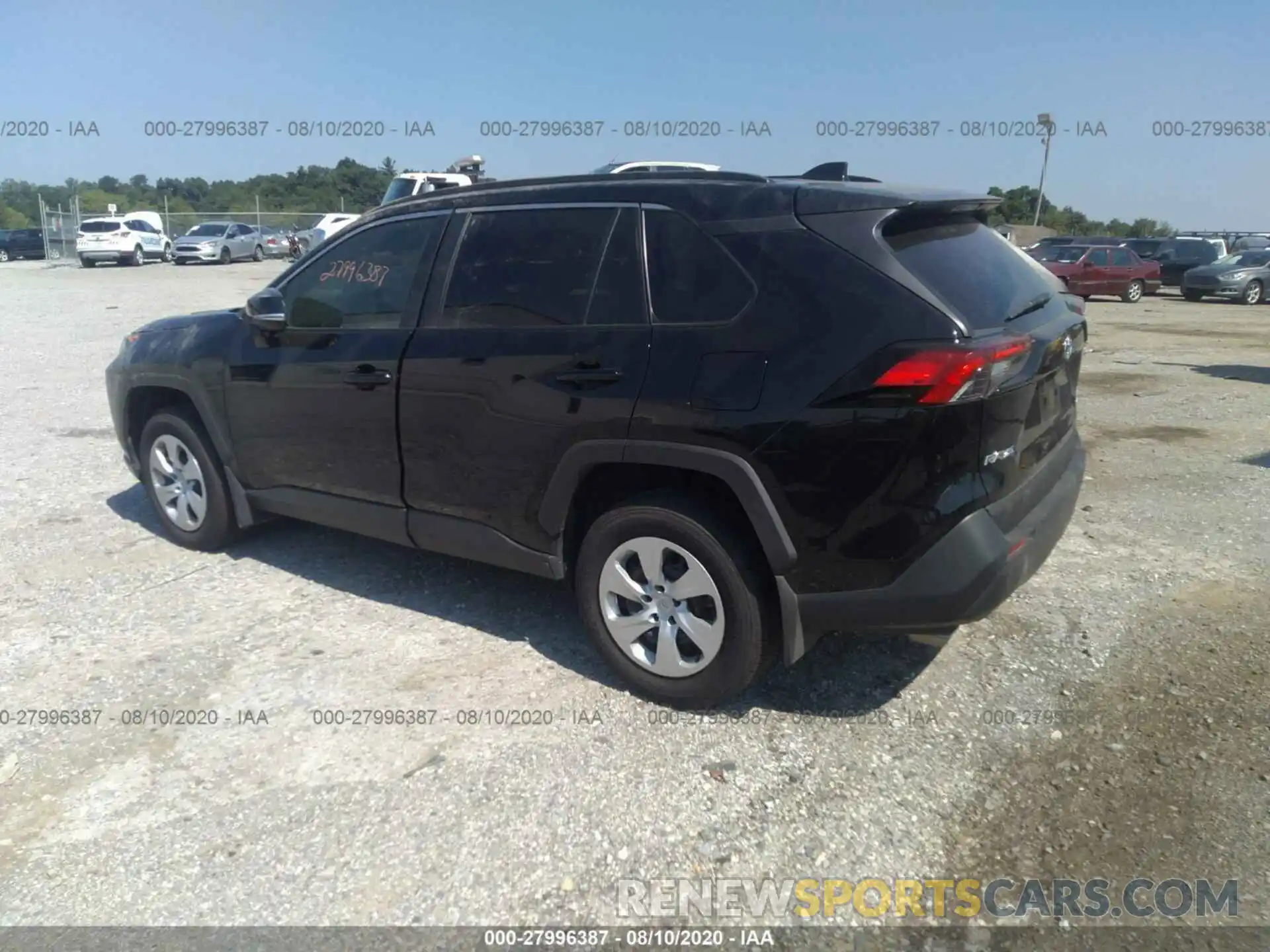 3 Photograph of a damaged car 2T3G1RFV4KC031481 TOYOTA RAV4 2019