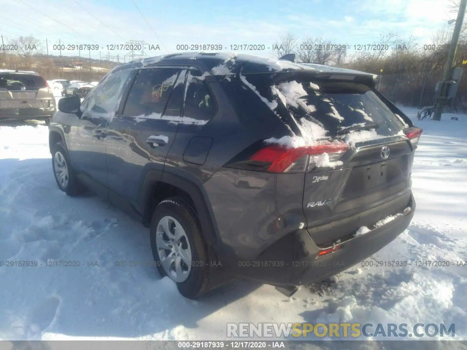 3 Photograph of a damaged car 2T3G1RFV4KW023136 TOYOTA RAV4 2019