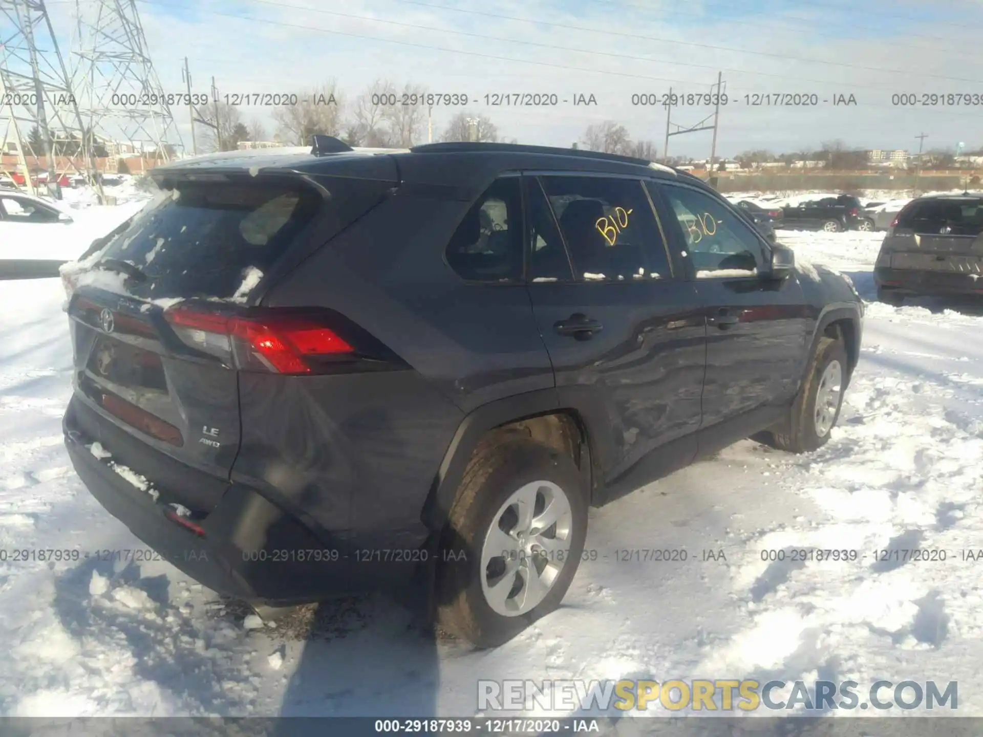 4 Photograph of a damaged car 2T3G1RFV4KW023136 TOYOTA RAV4 2019