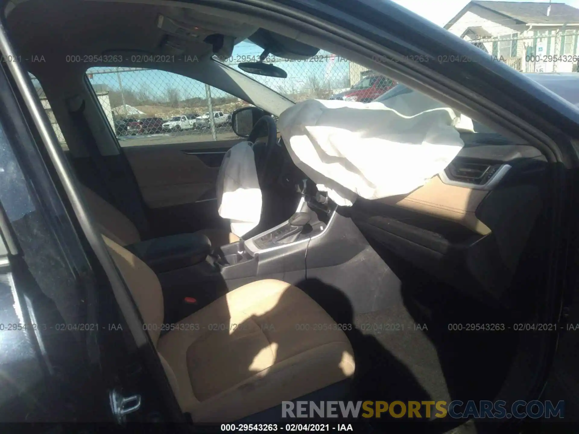 5 Photograph of a damaged car 2T3G1RFV4KW037120 TOYOTA RAV4 2019