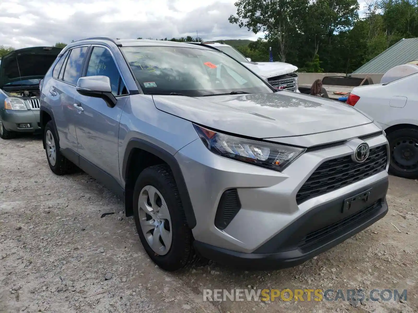 1 Photograph of a damaged car 2T3G1RFV4KW057626 TOYOTA RAV4 2019