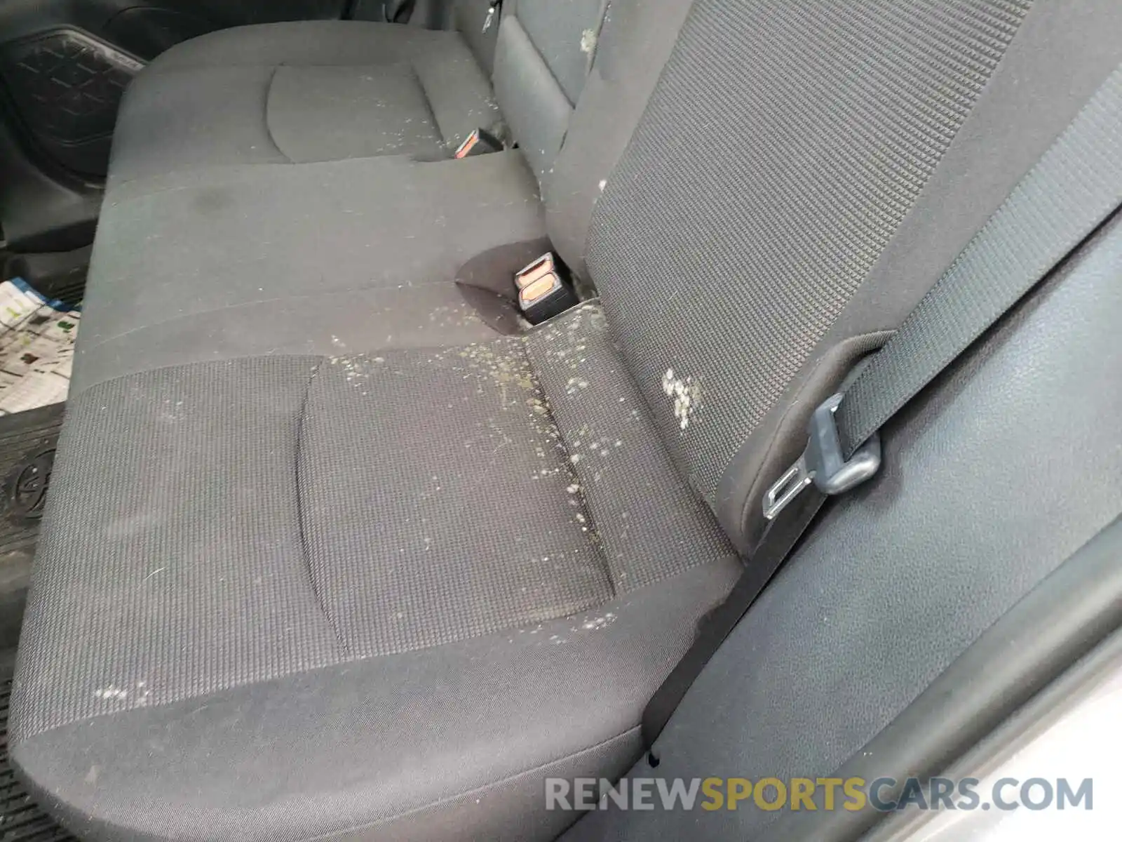 9 Photograph of a damaged car 2T3G1RFV4KW057626 TOYOTA RAV4 2019