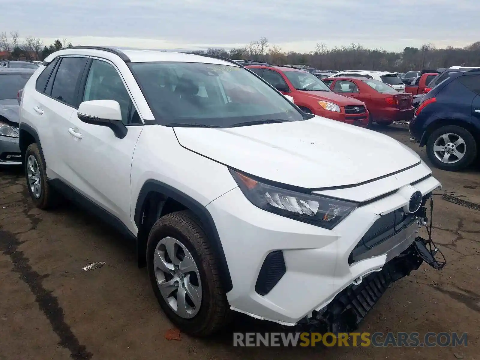 1 Photograph of a damaged car 2T3G1RFV4KW064107 TOYOTA RAV4 2019