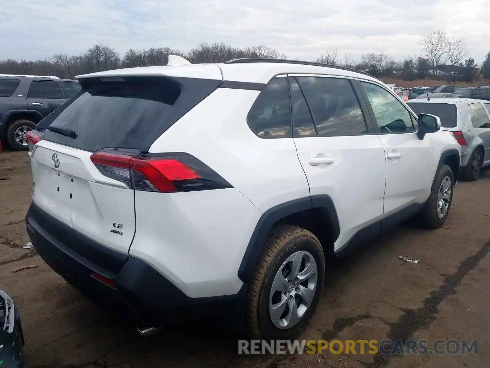 4 Photograph of a damaged car 2T3G1RFV4KW064107 TOYOTA RAV4 2019