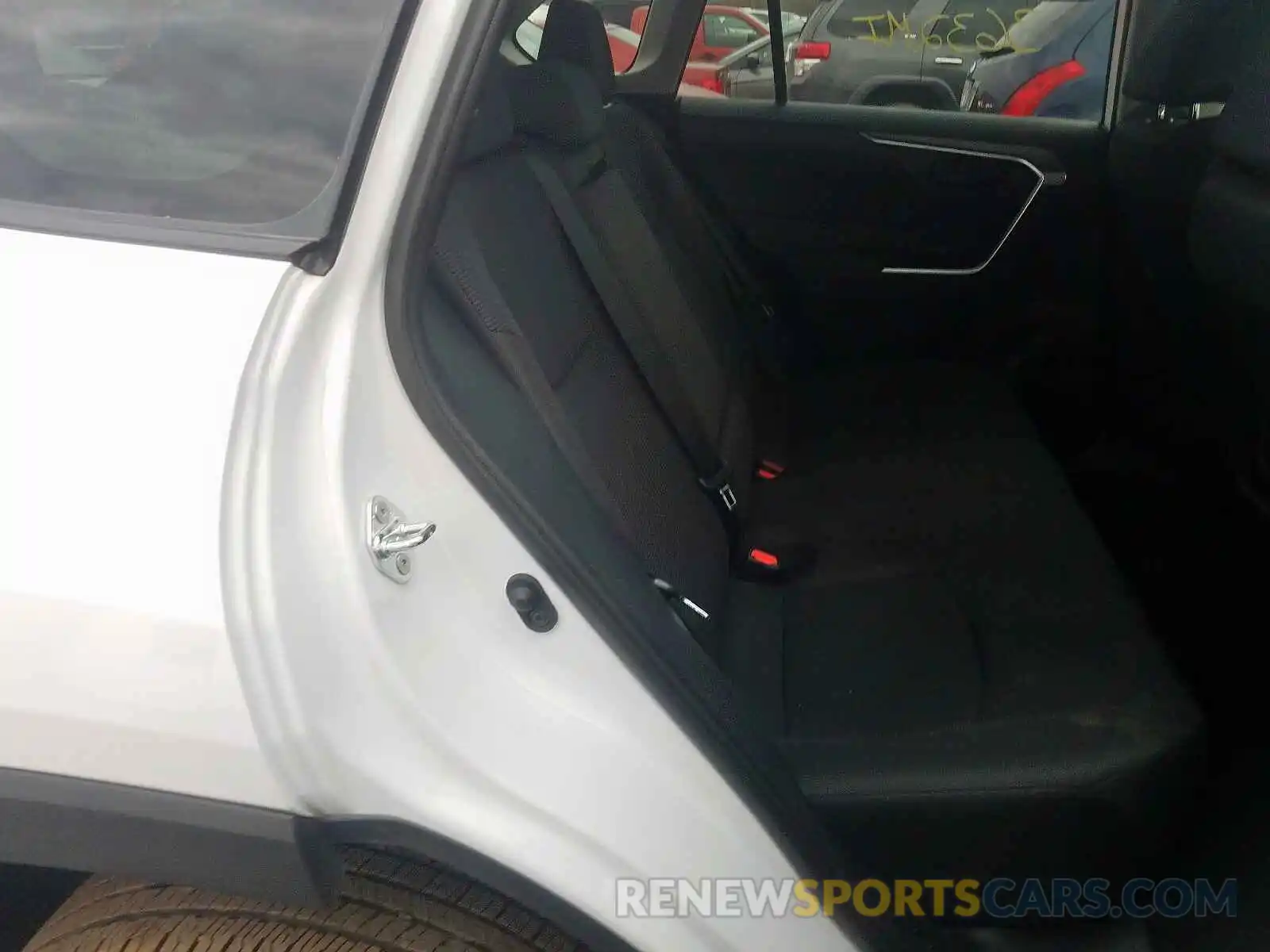 6 Photograph of a damaged car 2T3G1RFV4KW064107 TOYOTA RAV4 2019