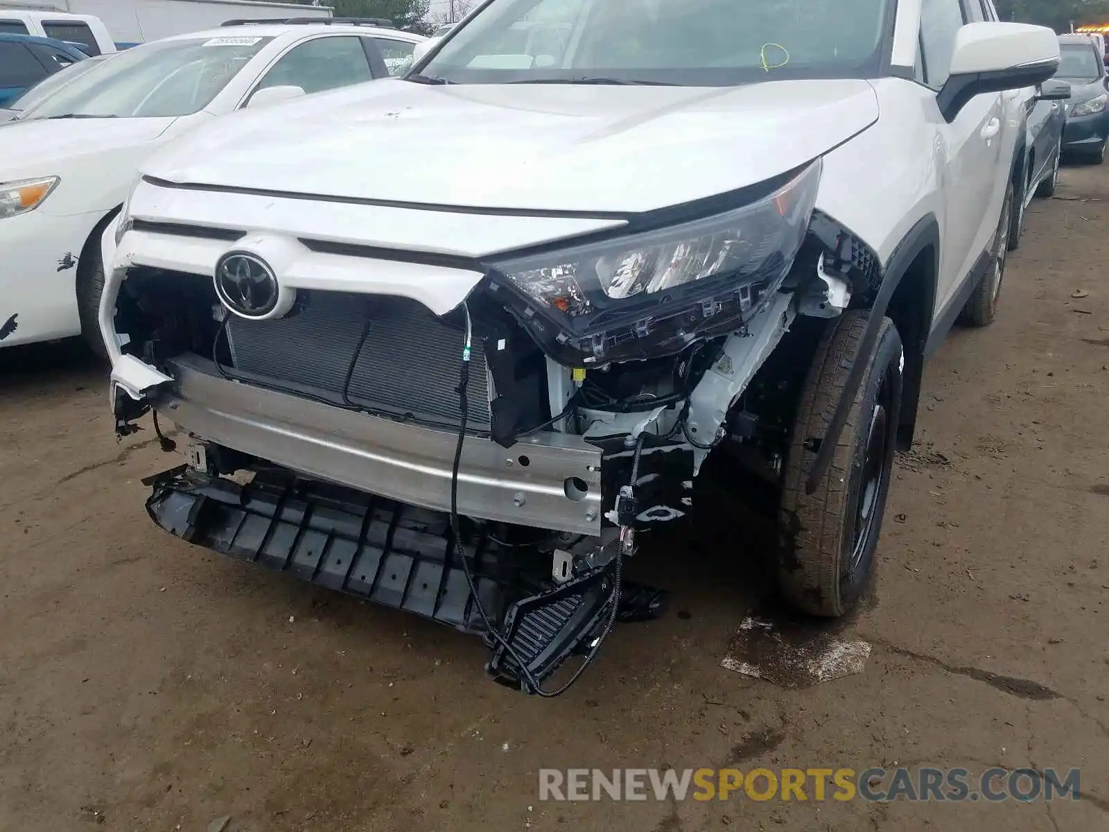 9 Photograph of a damaged car 2T3G1RFV4KW064107 TOYOTA RAV4 2019