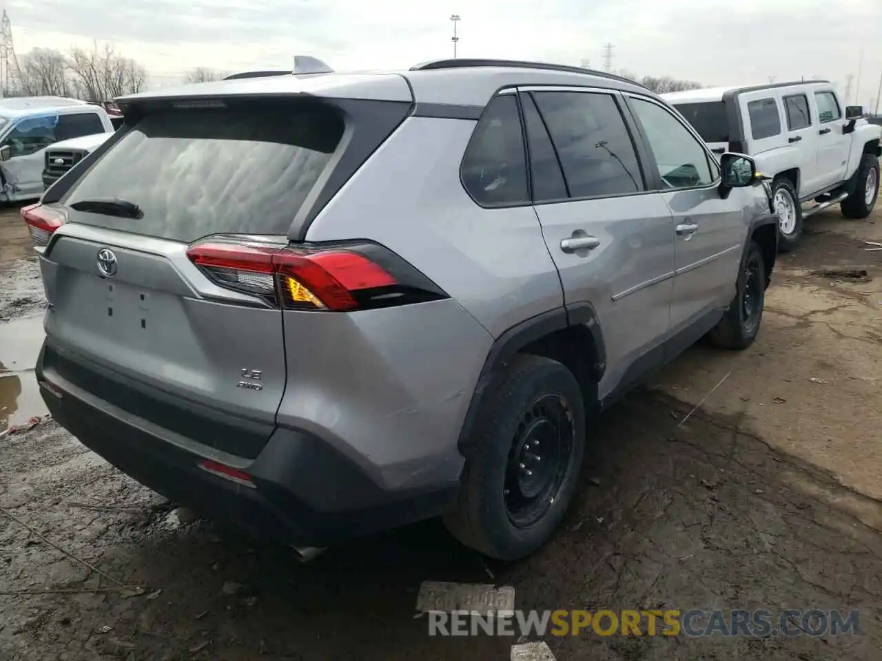 4 Photograph of a damaged car 2T3G1RFV4KW082722 TOYOTA RAV4 2019