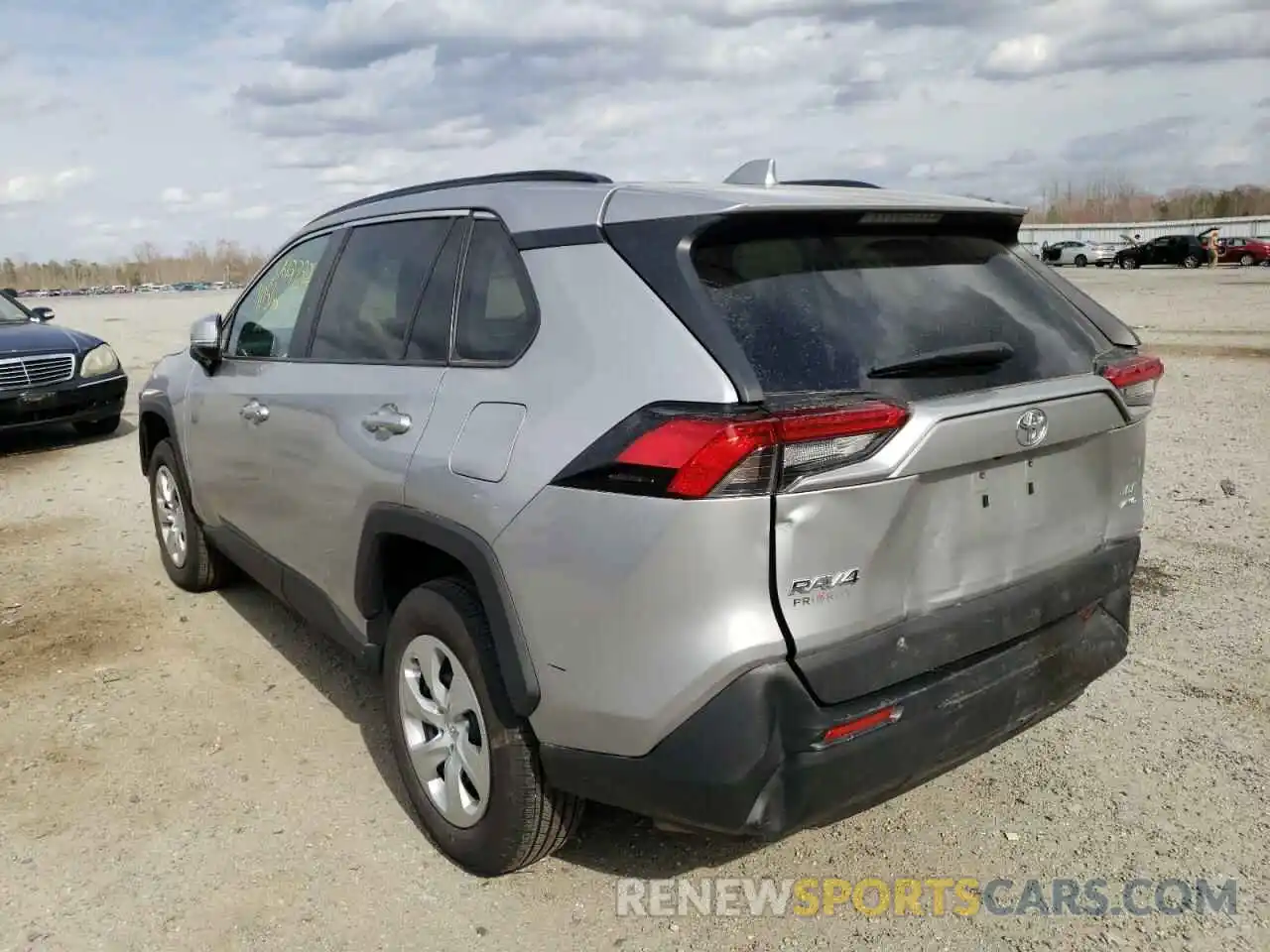 3 Photograph of a damaged car 2T3G1RFV5KC003656 TOYOTA RAV4 2019