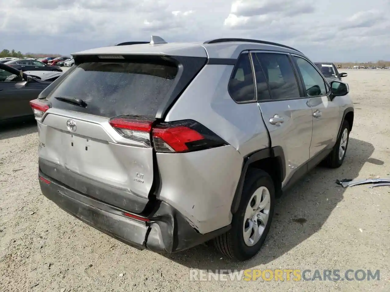 4 Photograph of a damaged car 2T3G1RFV5KC003656 TOYOTA RAV4 2019