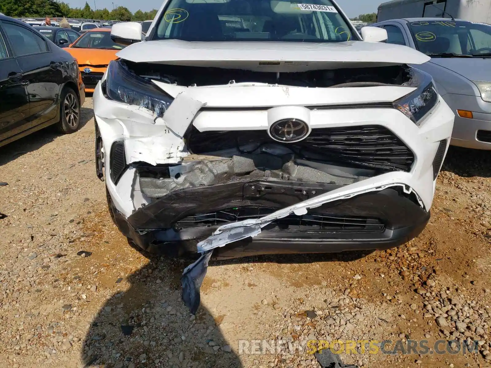 9 Photograph of a damaged car 2T3G1RFV5KC026614 TOYOTA RAV4 2019