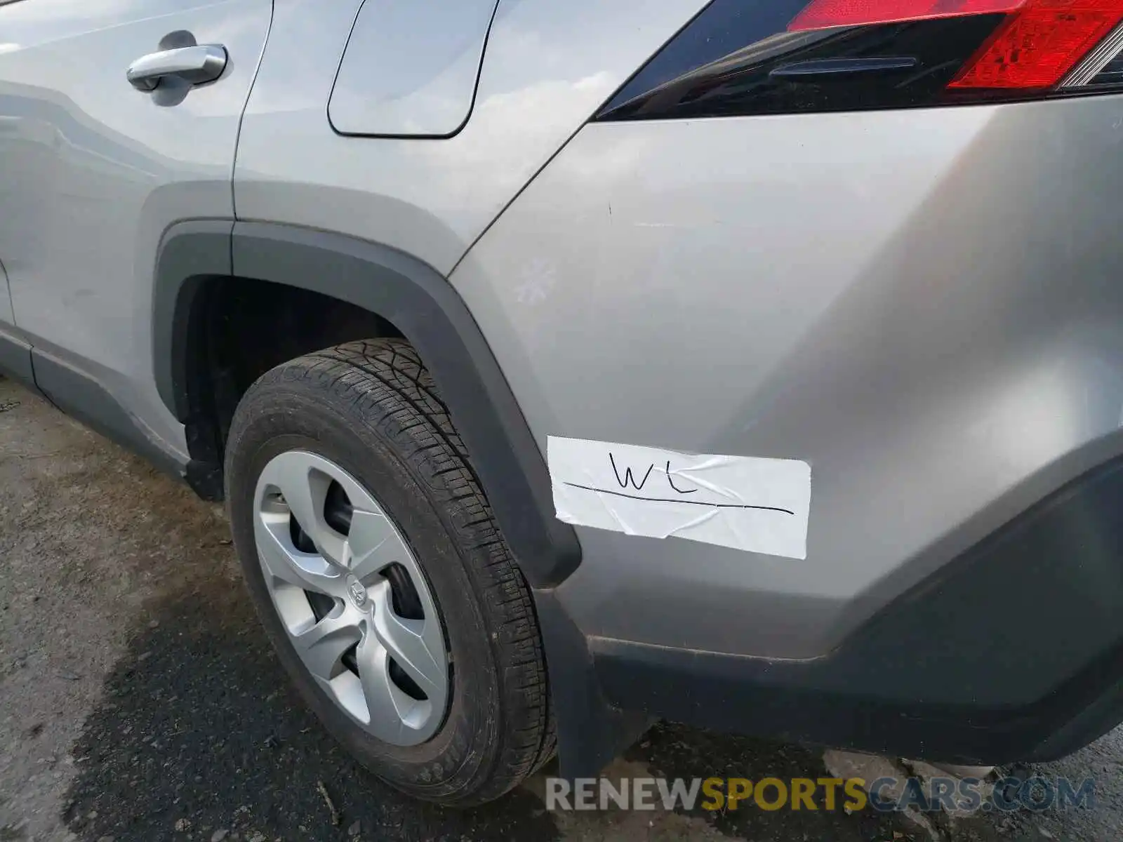 9 Photograph of a damaged car 2T3G1RFV5KC041551 TOYOTA RAV4 2019