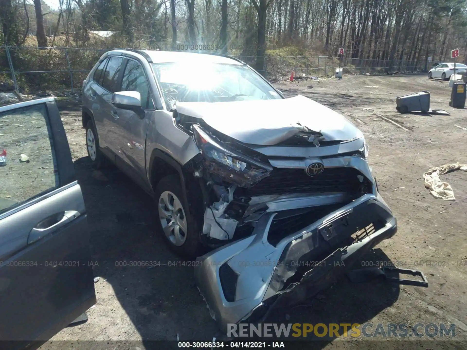 1 Photograph of a damaged car 2T3G1RFV5KC048726 TOYOTA RAV4 2019