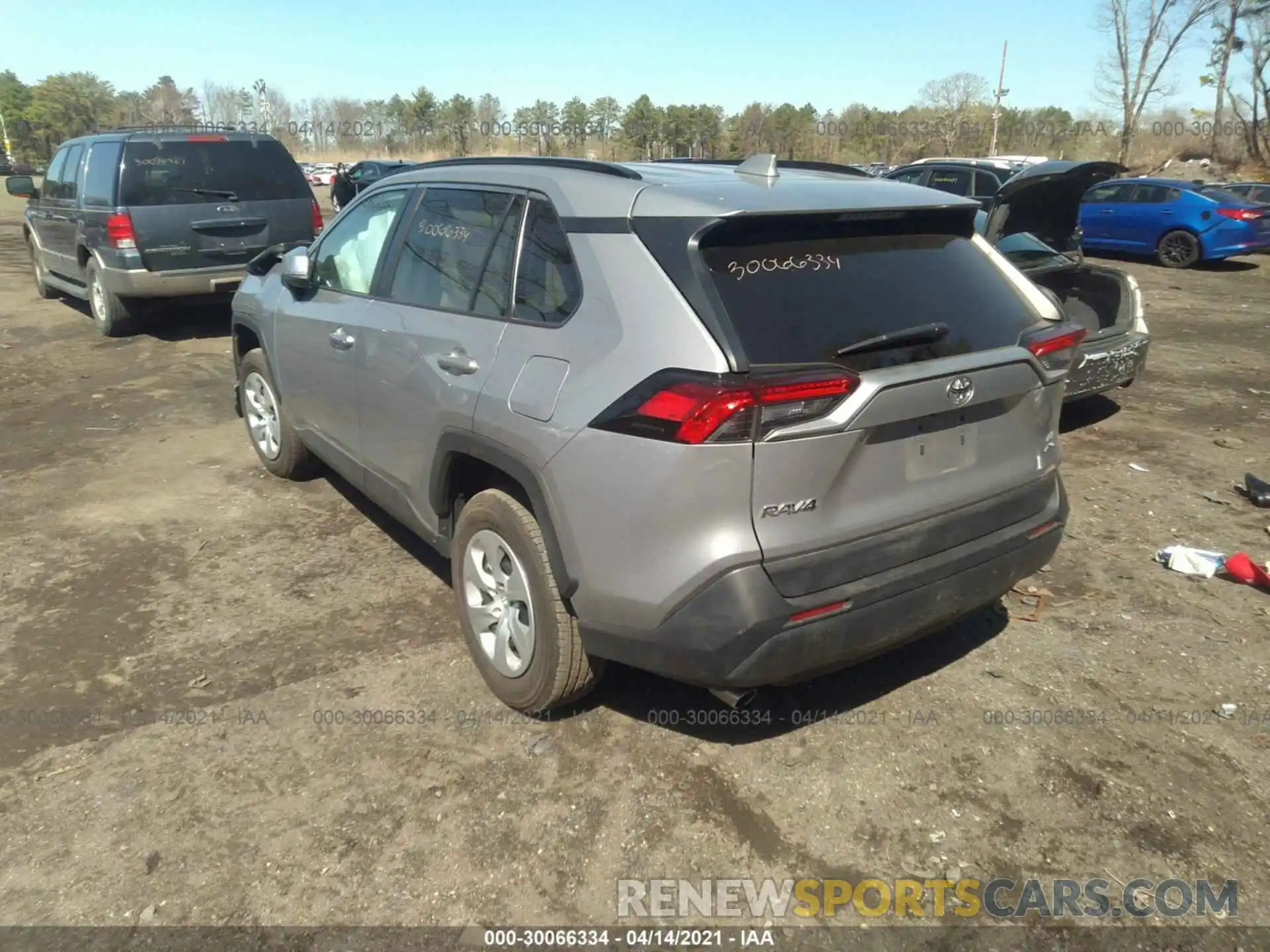 3 Photograph of a damaged car 2T3G1RFV5KC048726 TOYOTA RAV4 2019