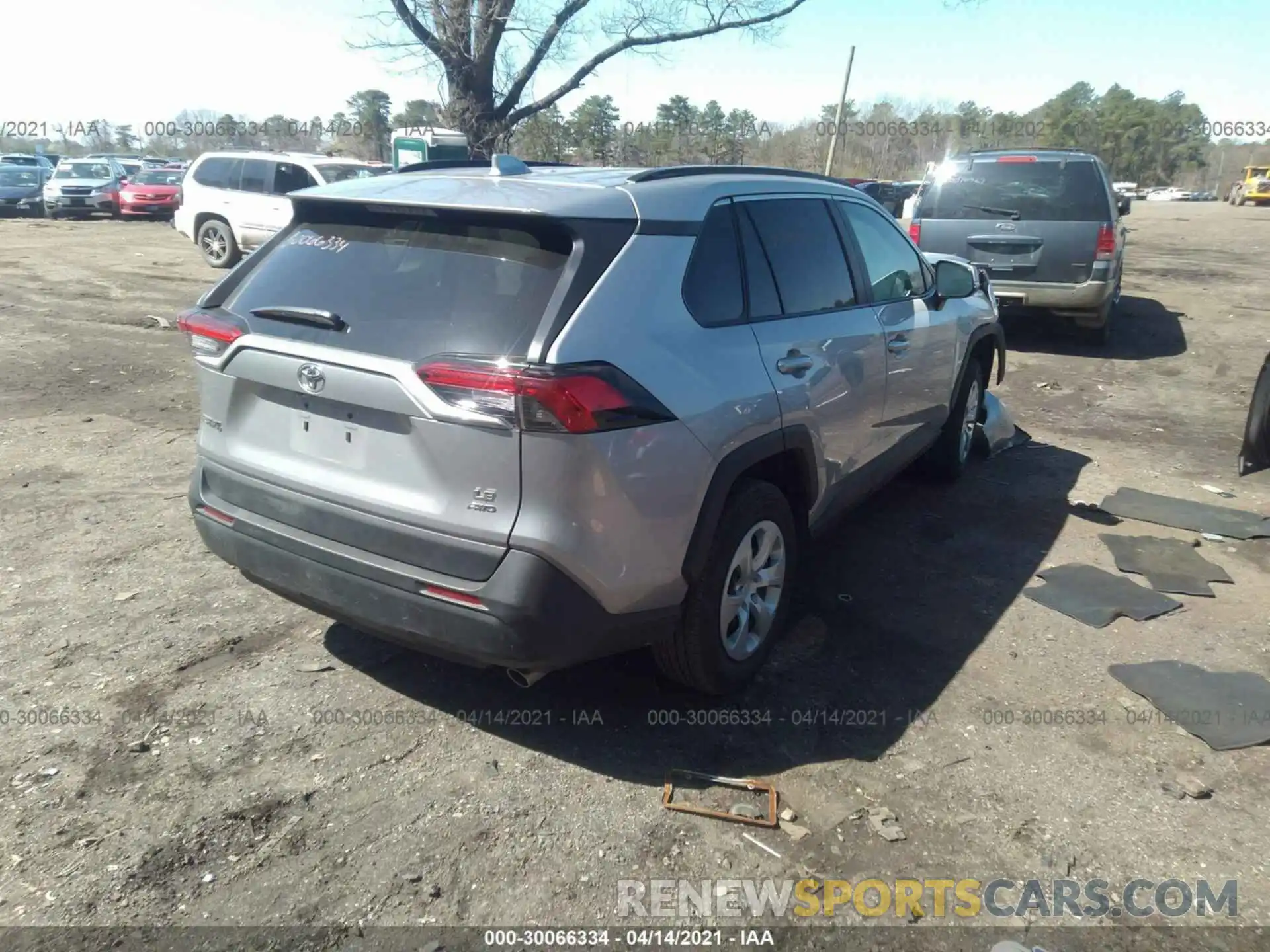 4 Photograph of a damaged car 2T3G1RFV5KC048726 TOYOTA RAV4 2019