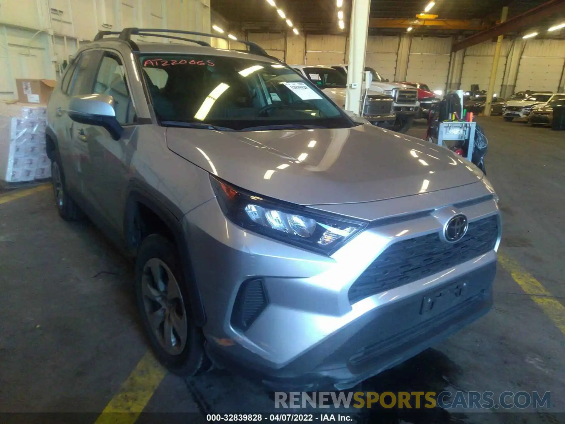 1 Photograph of a damaged car 2T3G1RFV5KC049844 TOYOTA RAV4 2019