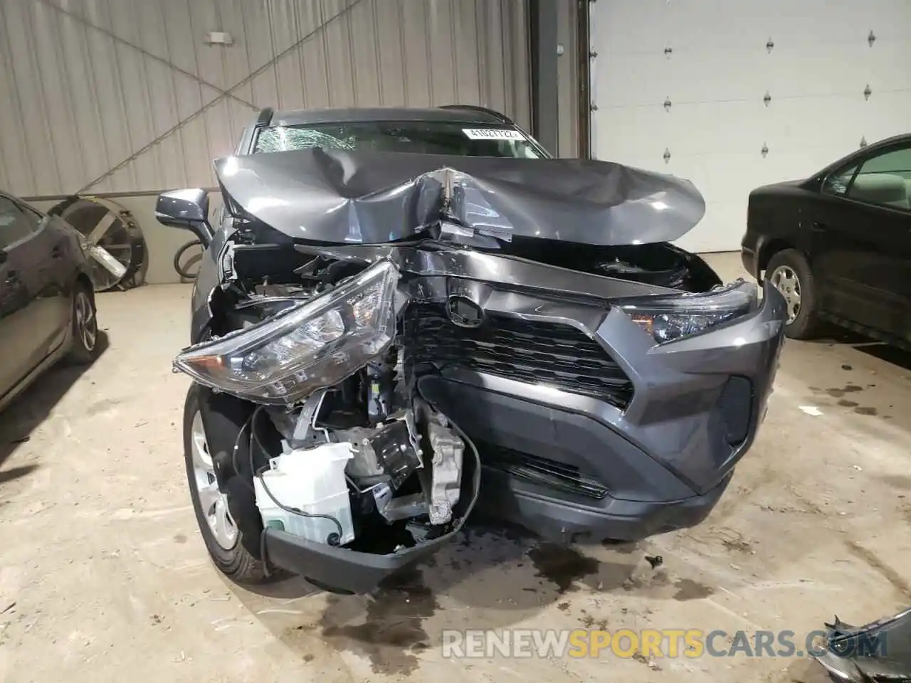 9 Photograph of a damaged car 2T3G1RFV5KW003865 TOYOTA RAV4 2019