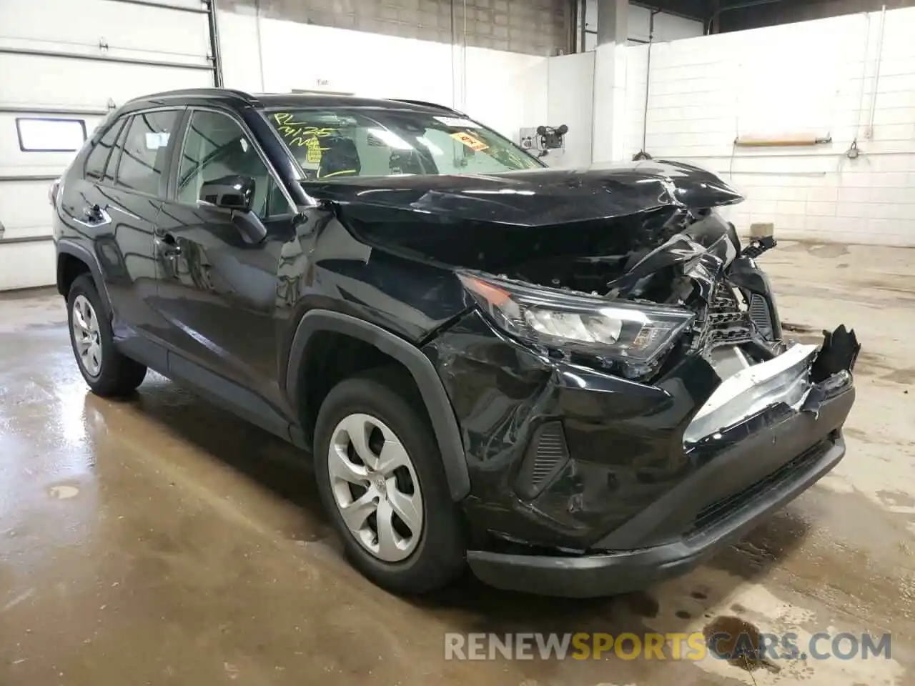 1 Photograph of a damaged car 2T3G1RFV5KW025607 TOYOTA RAV4 2019