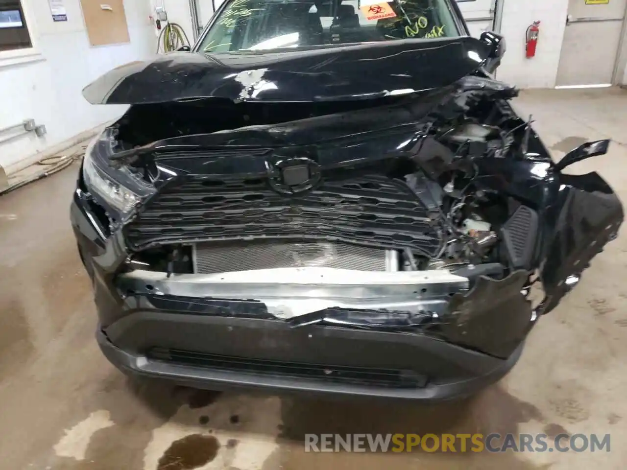 9 Photograph of a damaged car 2T3G1RFV5KW025607 TOYOTA RAV4 2019