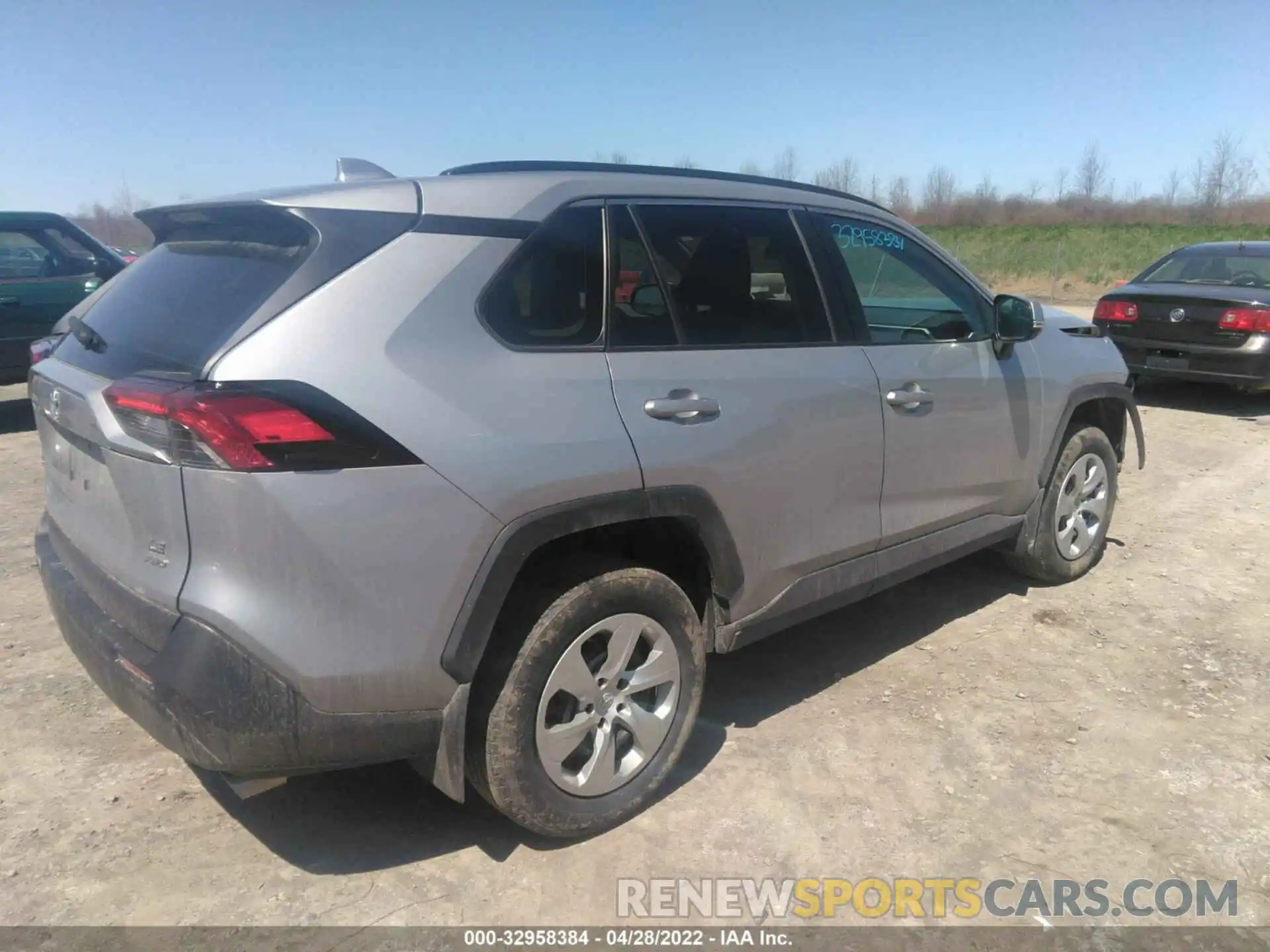 4 Photograph of a damaged car 2T3G1RFV5KW026224 TOYOTA RAV4 2019