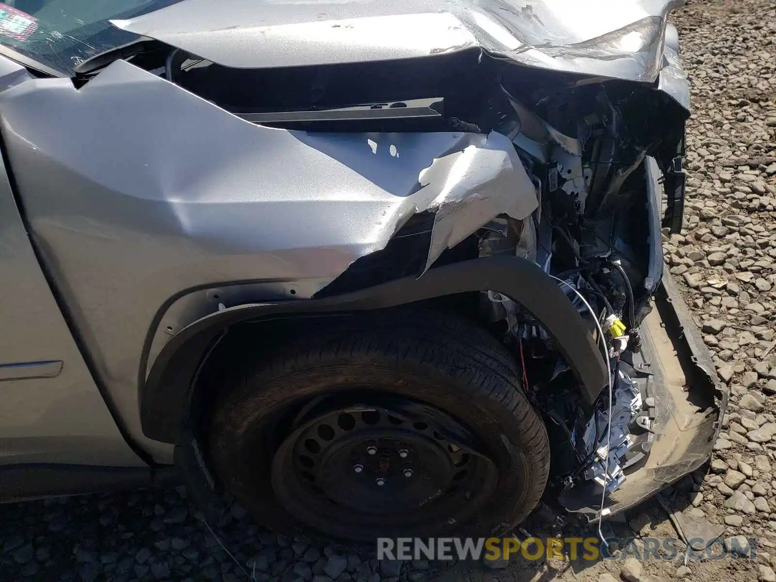 9 Photograph of a damaged car 2T3G1RFV5KW059613 TOYOTA RAV4 2019