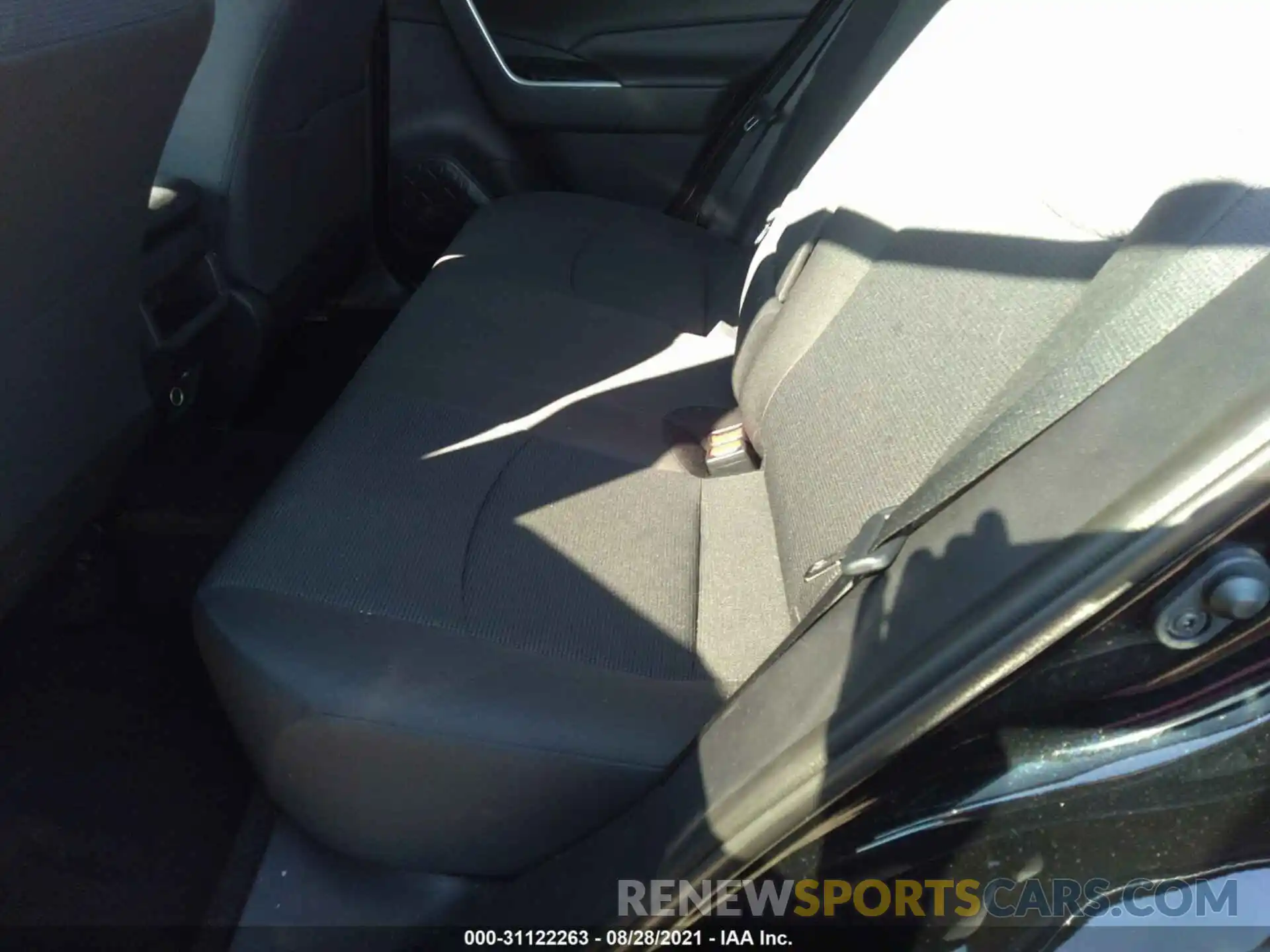 8 Photograph of a damaged car 2T3G1RFV5KW070997 TOYOTA RAV4 2019