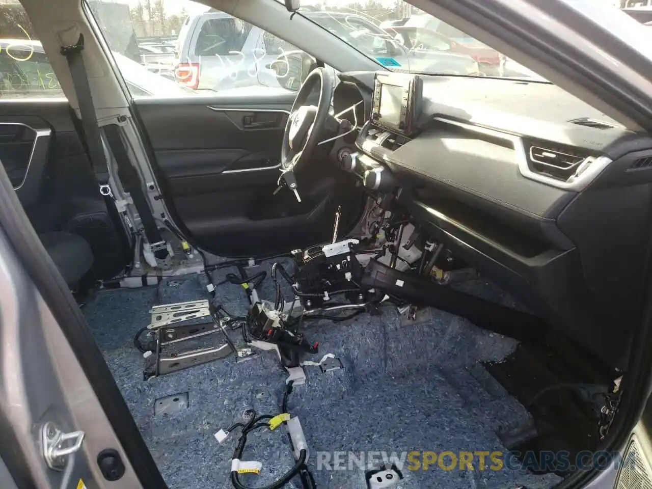 5 Photograph of a damaged car 2T3G1RFV6KW009786 TOYOTA RAV4 2019