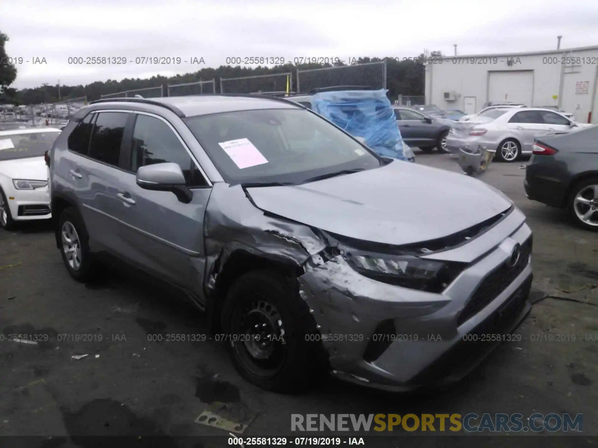 1 Photograph of a damaged car 2T3G1RFV6KW012395 TOYOTA RAV4 2019